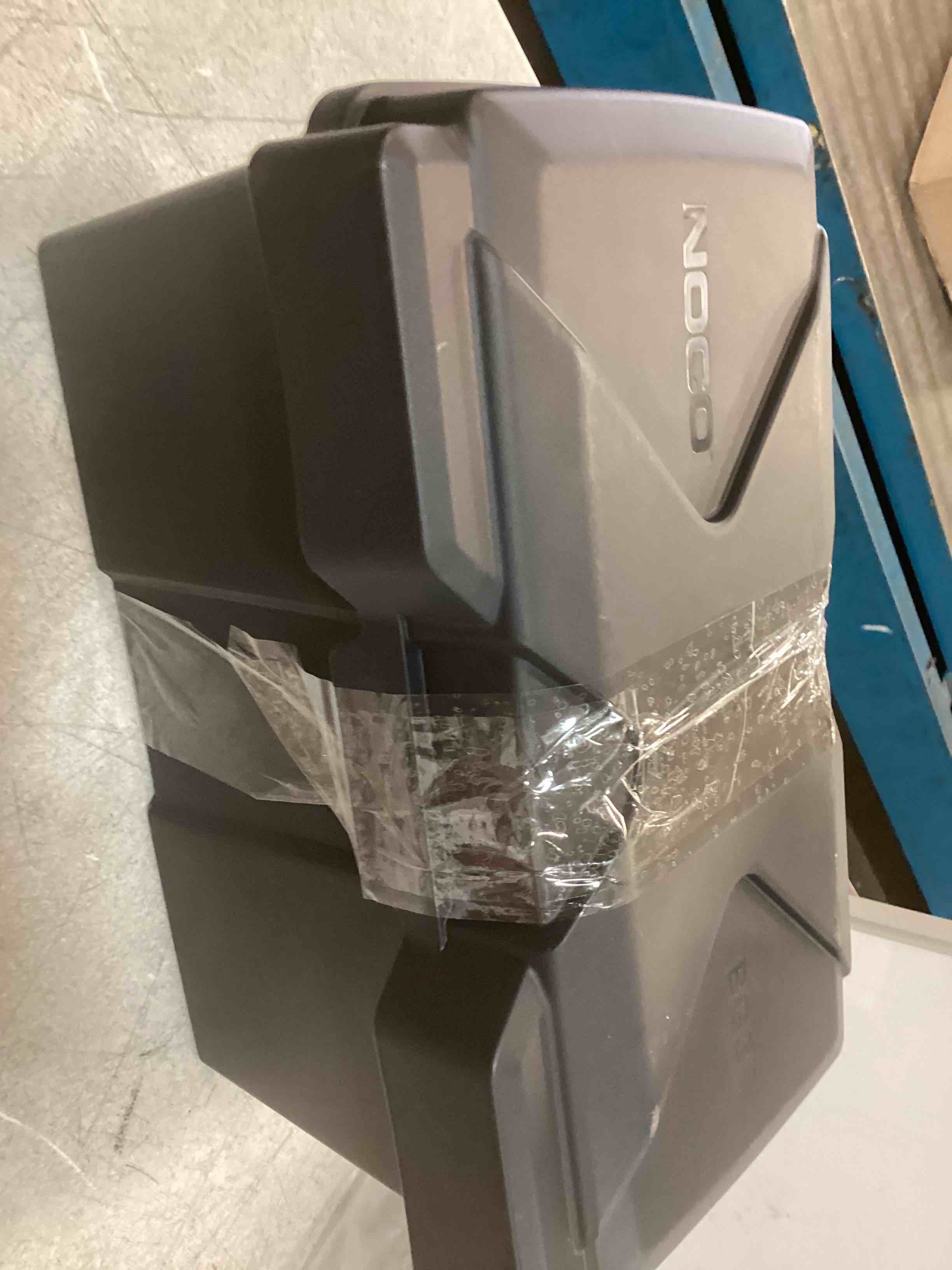 https://s3.amazonaws.com/lotting-images-prod/bidfta/RED6709534_1720636607626.jpeg
