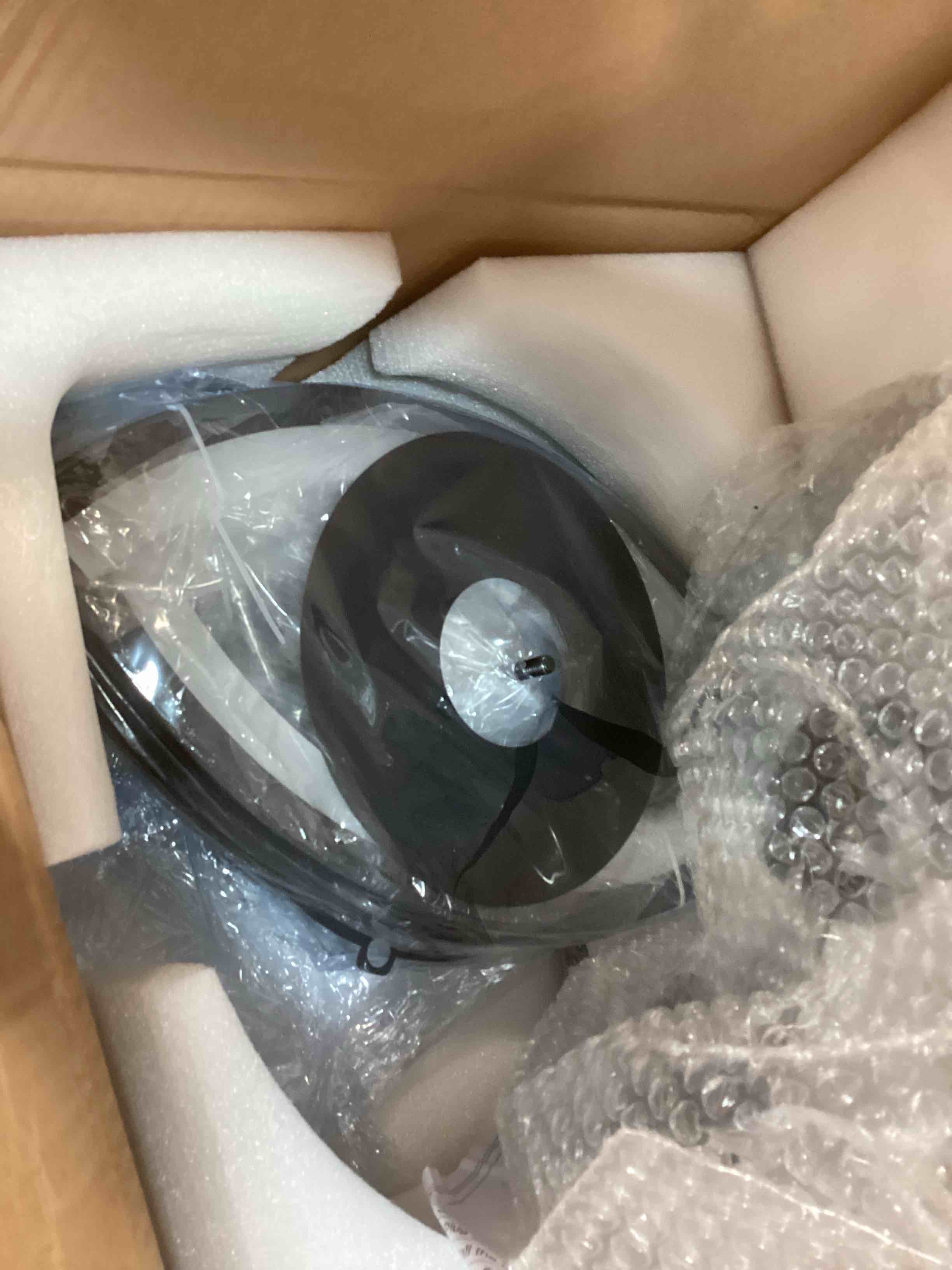 https://s3.amazonaws.com/lotting-images-prod/bidfta/RED6709558_1720639879762.jpeg