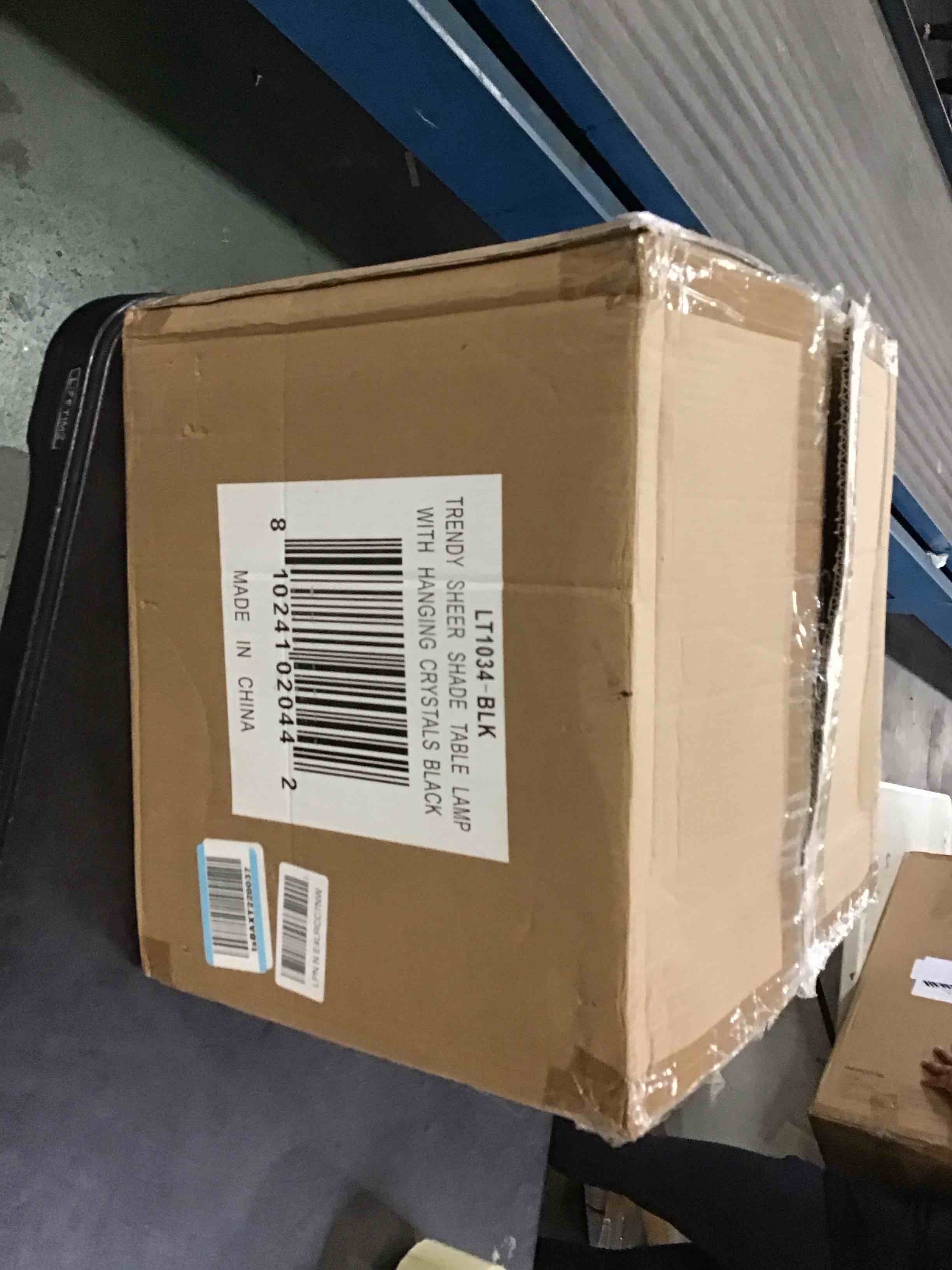 https://s3.amazonaws.com/lotting-images-prod/bidfta/RED6711188_1721769324829.jpeg