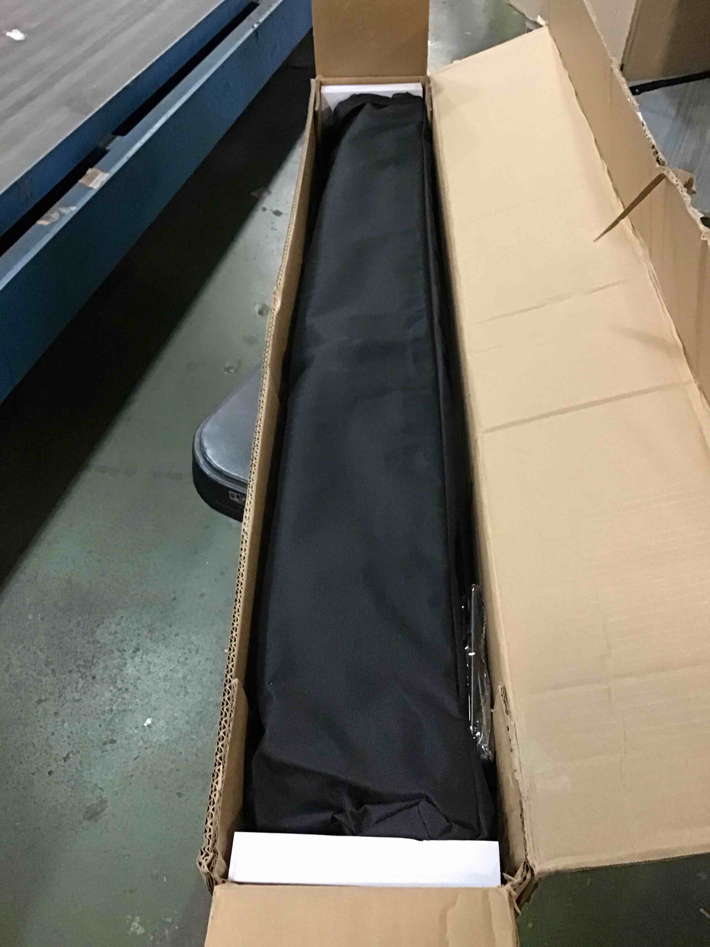 https://s3.amazonaws.com/lotting-images-prod/bidfta/RED6711232_1721788380944.jpeg