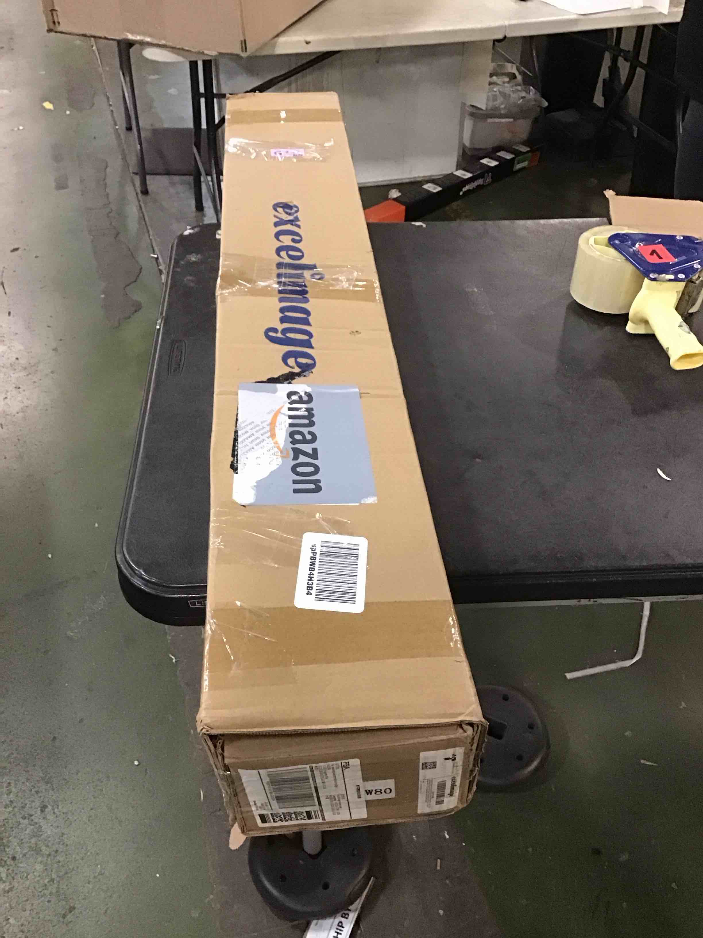 https://s3.amazonaws.com/lotting-images-prod/bidfta/RED6711232_1721788424024.jpeg