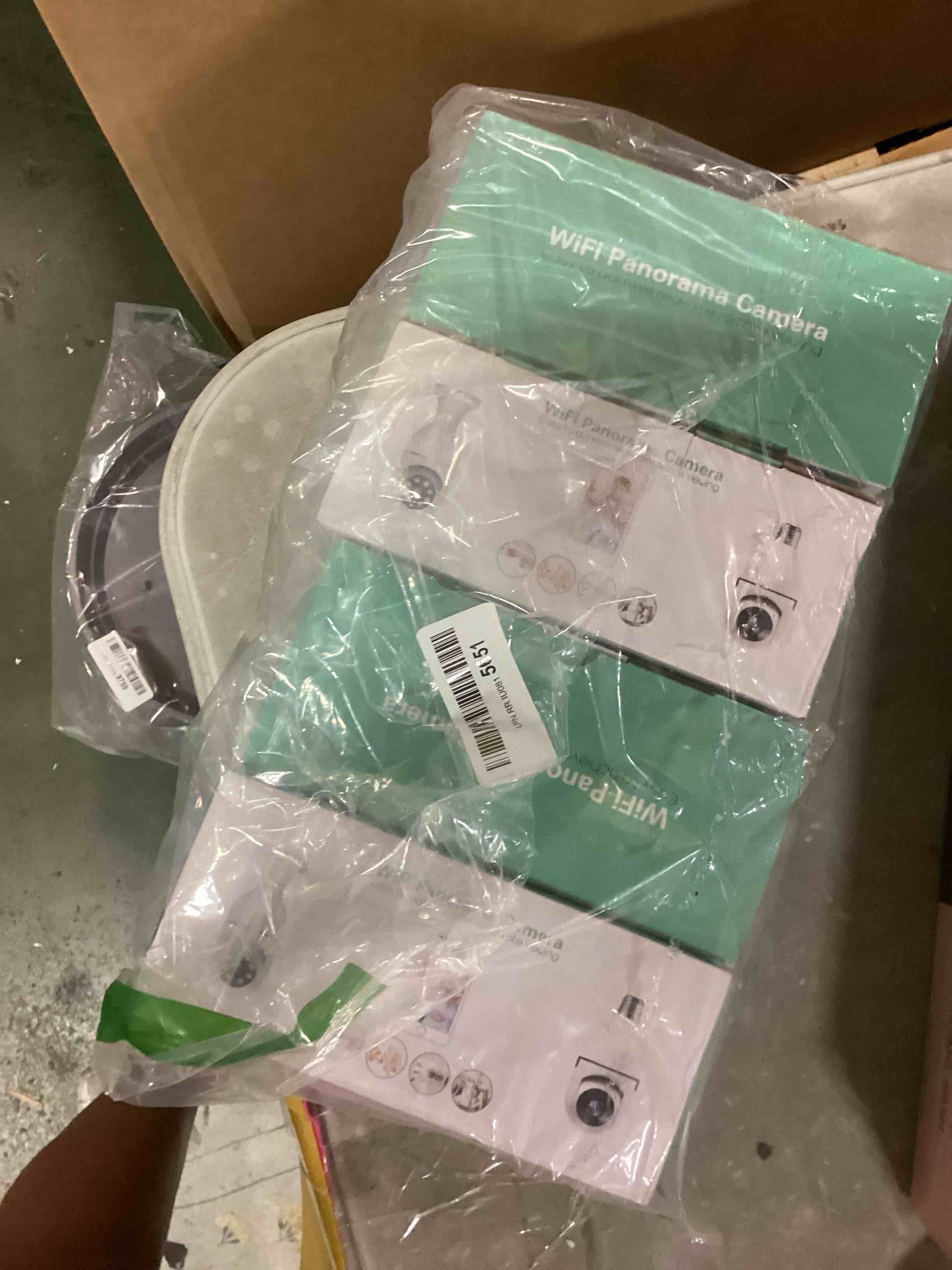 OFYOO Light Bulb Security Camera Wireless Outdoor Indoor 2.4G/5G WiFi Security Cameras for Home Security 360° Panoramic Motion Detection and Alarm Two-Way Audio Based E27 Light Bulb Socket