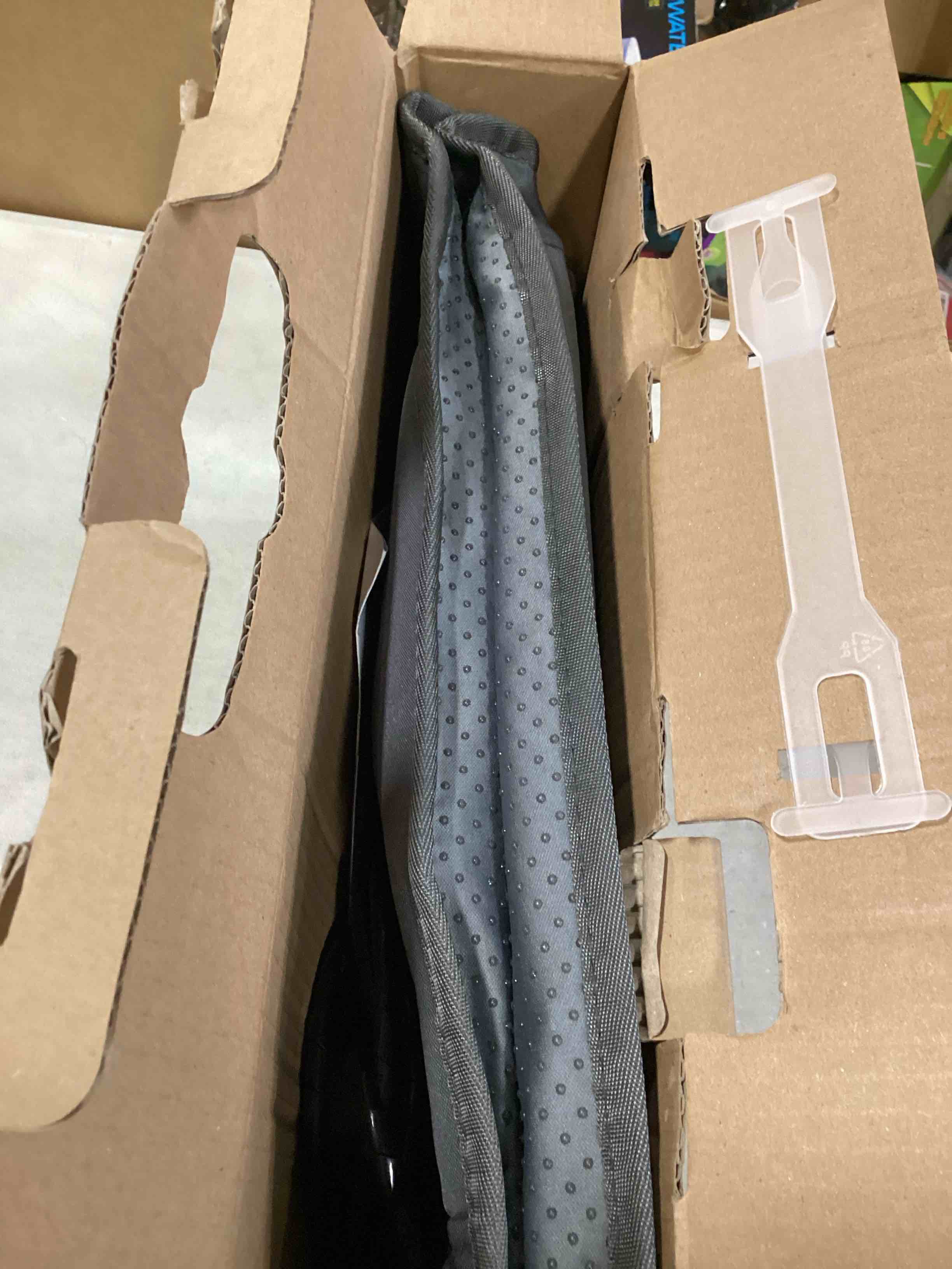 https://s3.amazonaws.com/lotting-images-prod/bidfta/RED6712361_1721072824574.jpeg