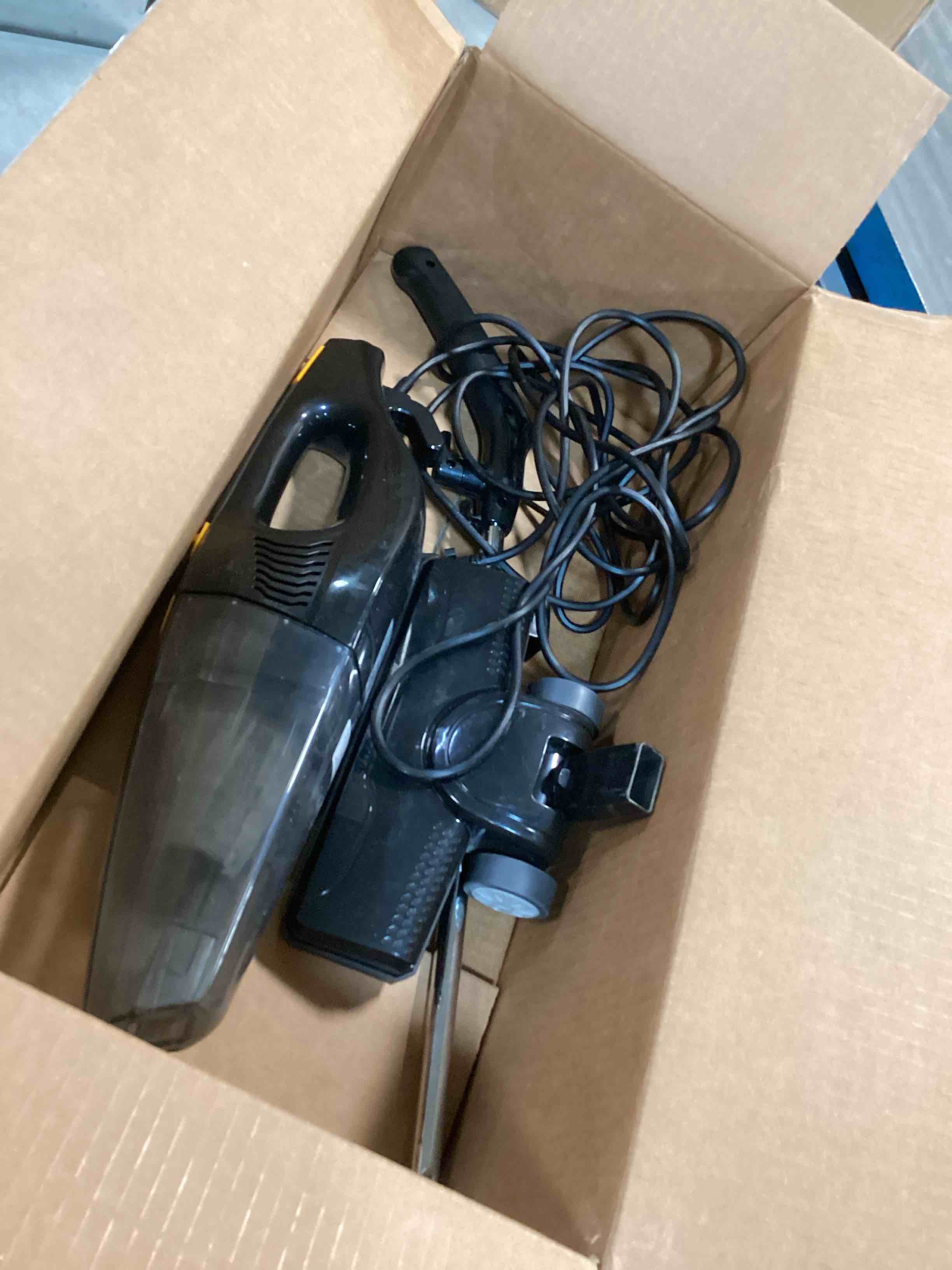 https://s3.amazonaws.com/lotting-images-prod/bidfta/RED6713129_1719413432987.jpeg