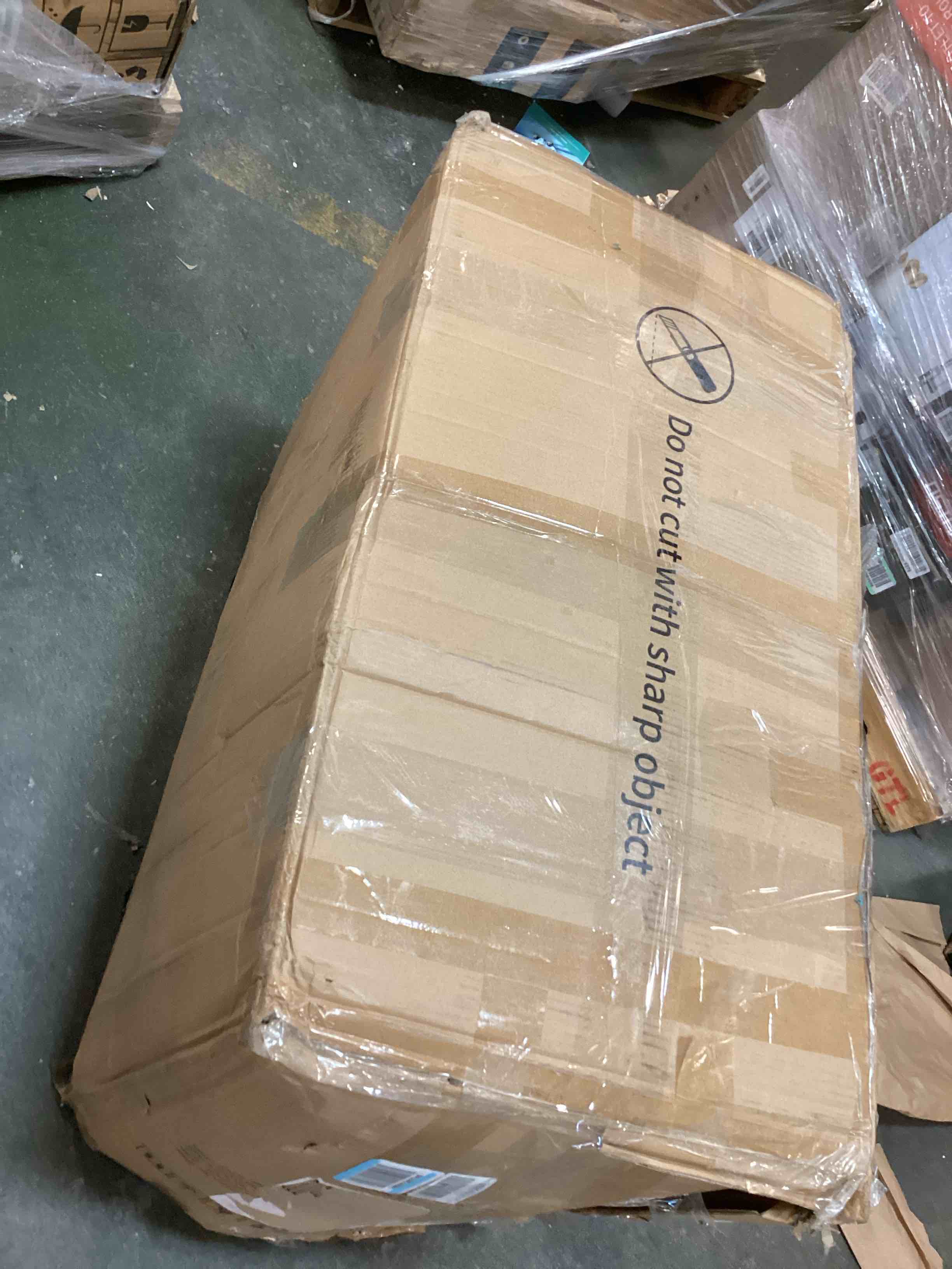 https://s3.amazonaws.com/lotting-images-prod/bidfta/RED6713393_1719493400180.jpeg