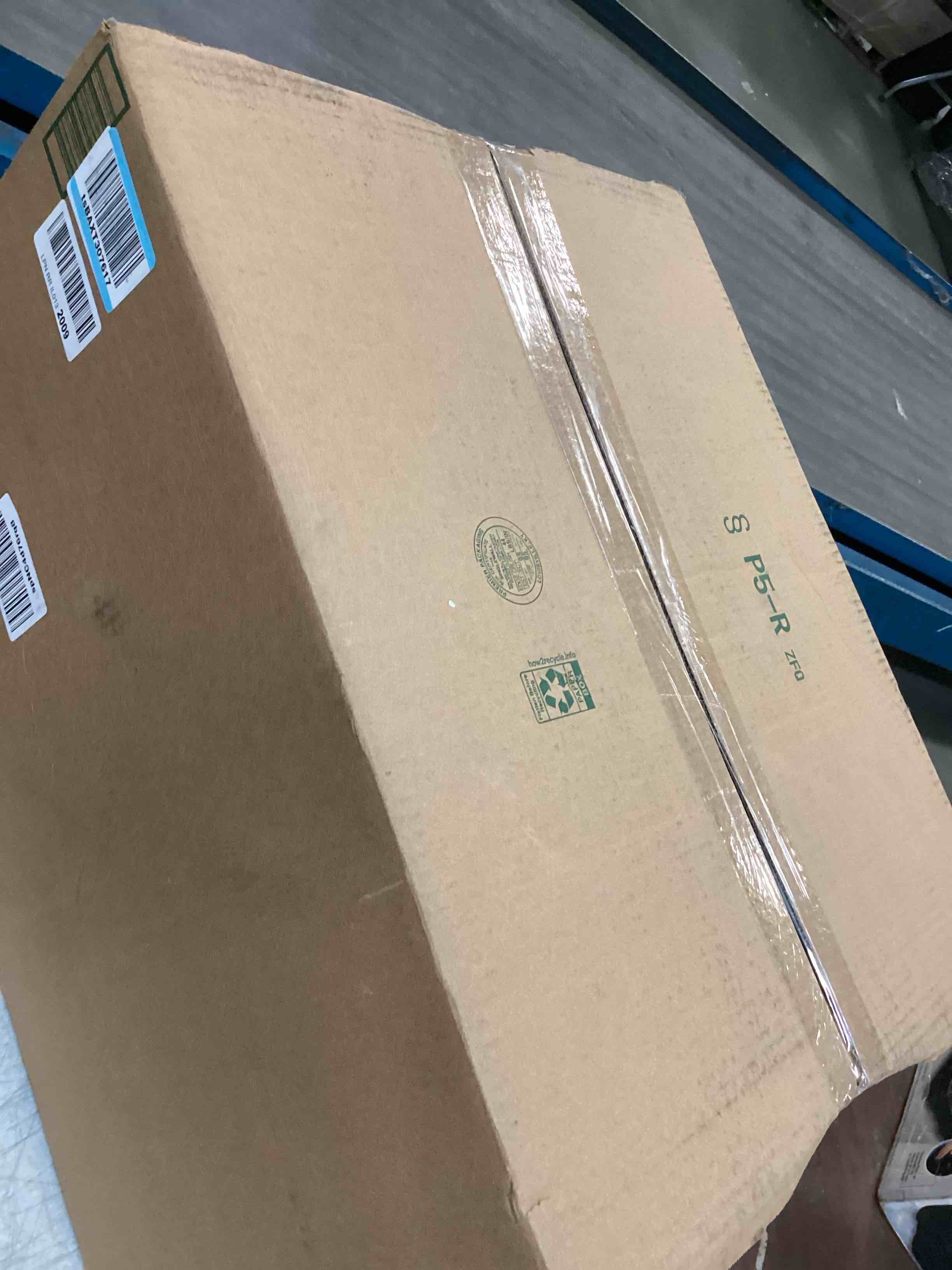 https://s3.amazonaws.com/lotting-images-prod/bidfta/RED6713584_1719518751618.jpeg