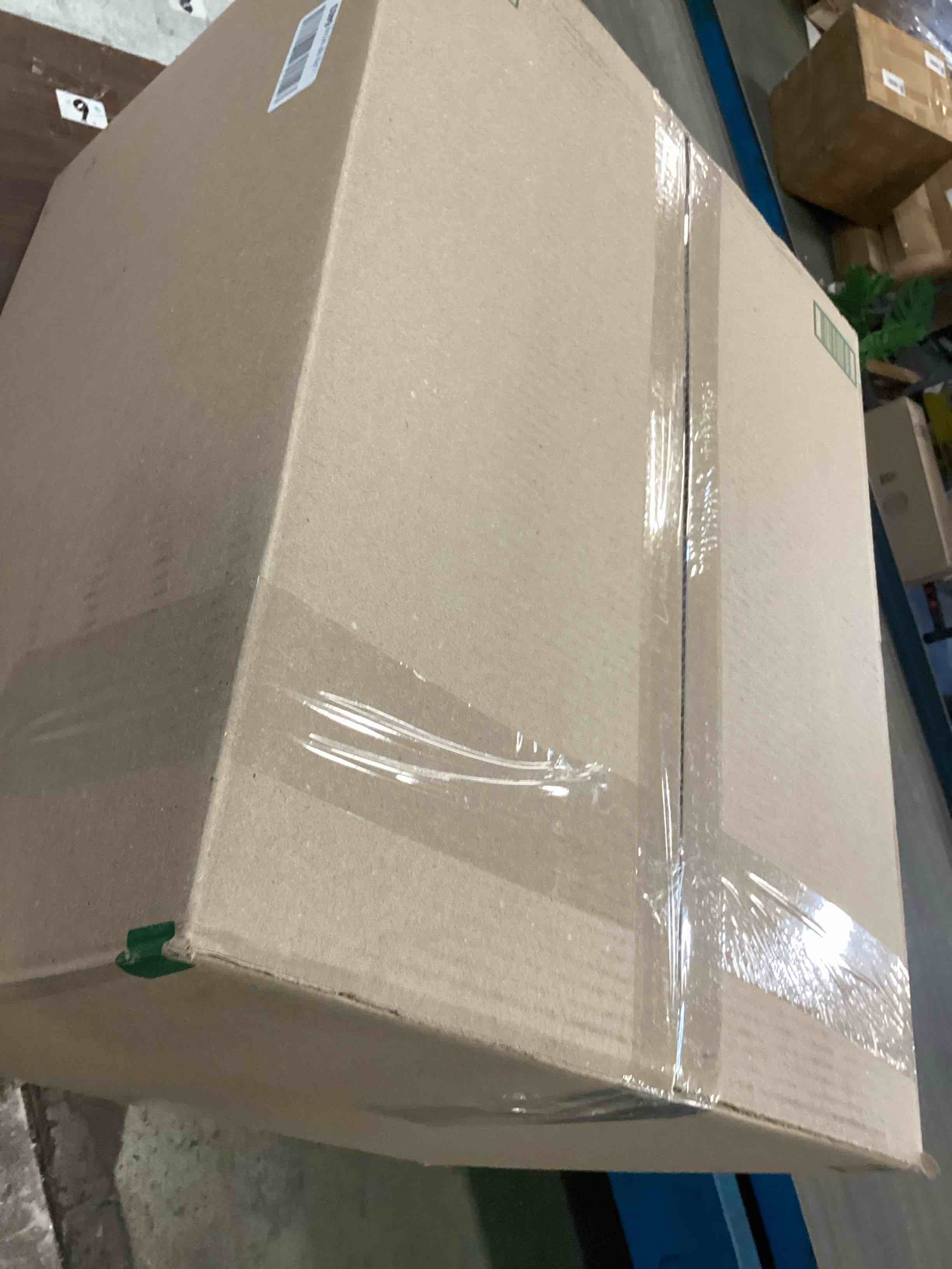 https://s3.amazonaws.com/lotting-images-prod/bidfta/RED6713774_1719598574573.jpeg