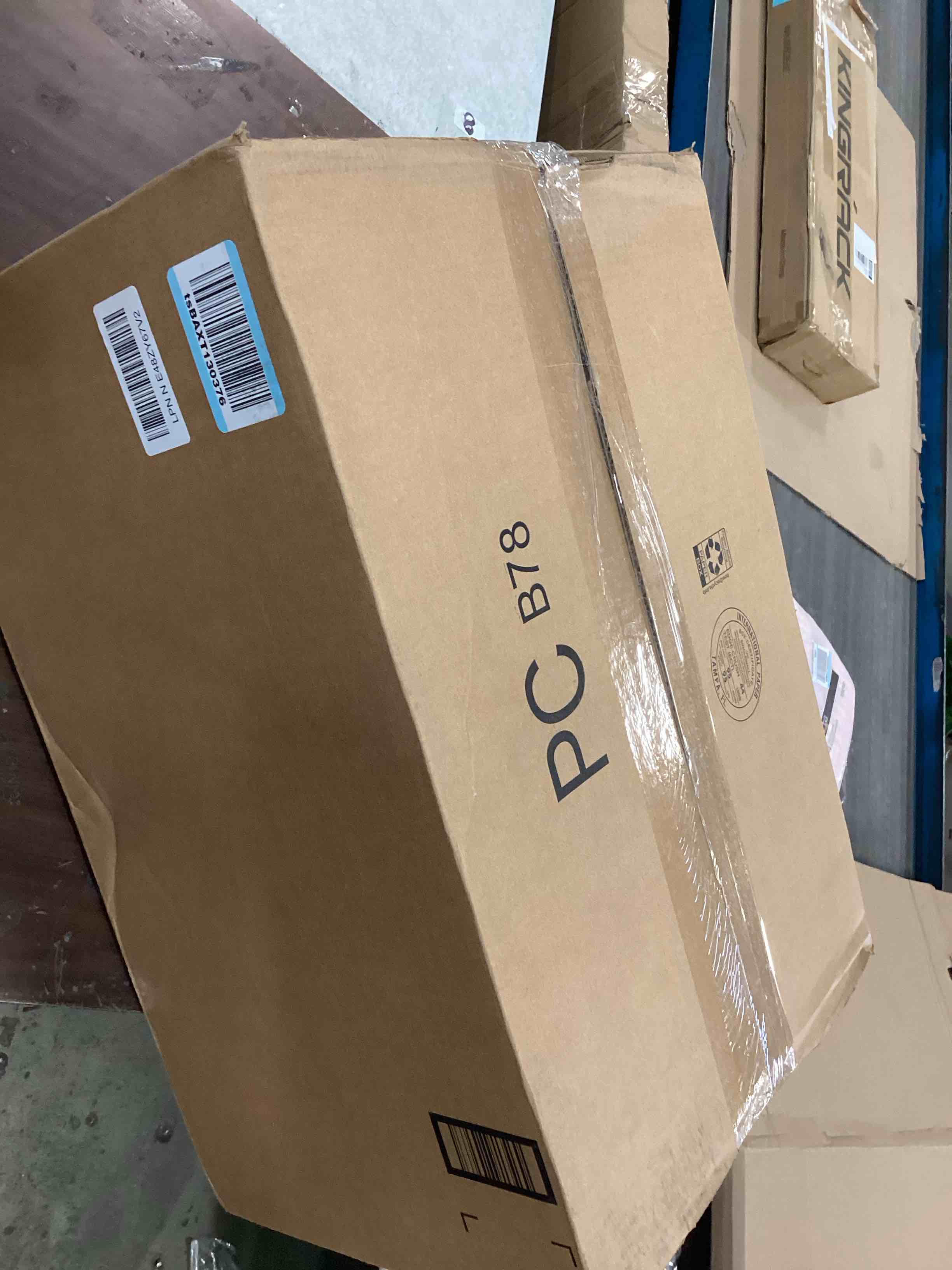 https://s3.amazonaws.com/lotting-images-prod/bidfta/RED6713801_1719600802884.jpeg