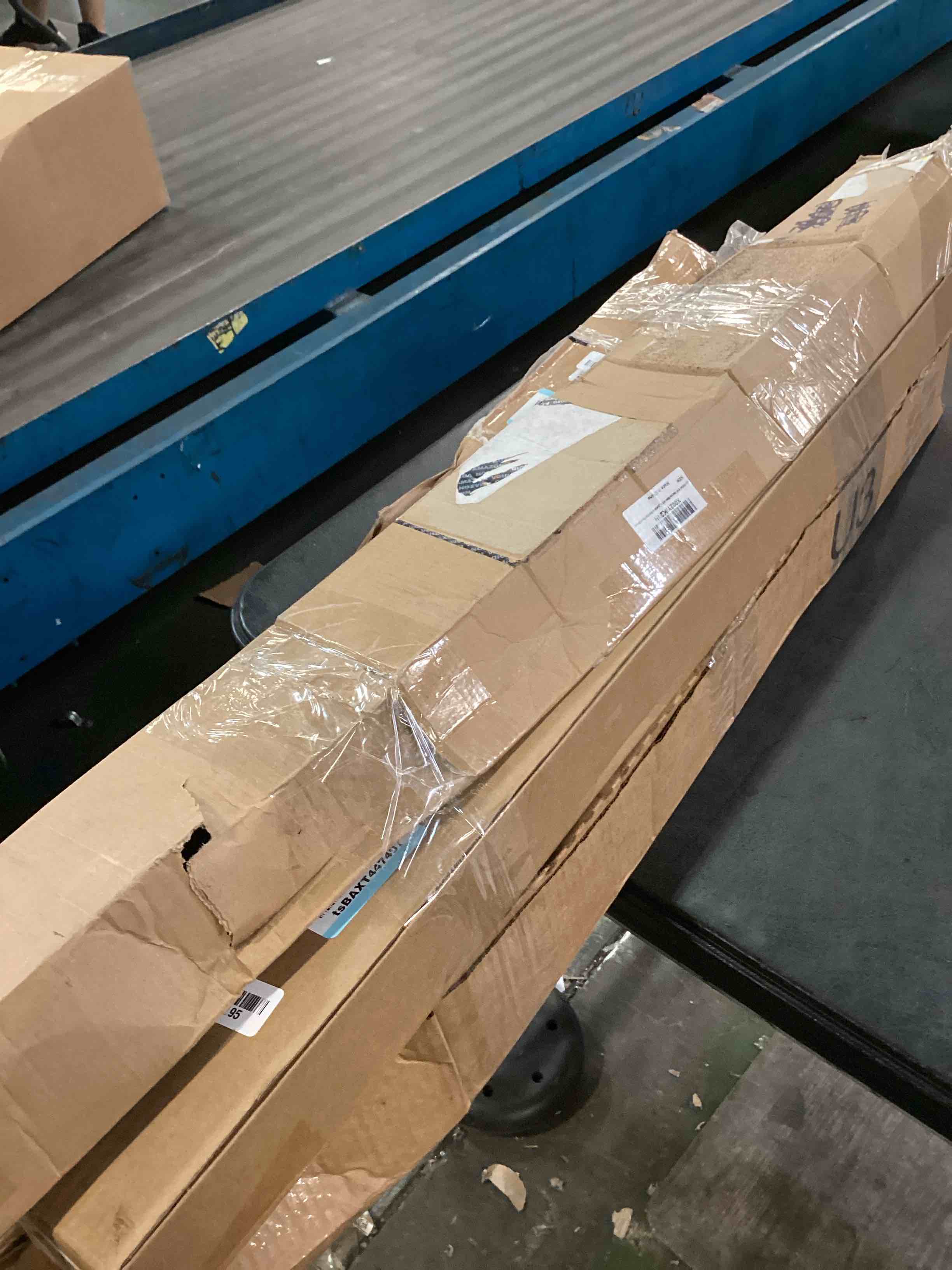 https://s3.amazonaws.com/lotting-images-prod/bidfta/RED6714310_1719950525237.jpeg