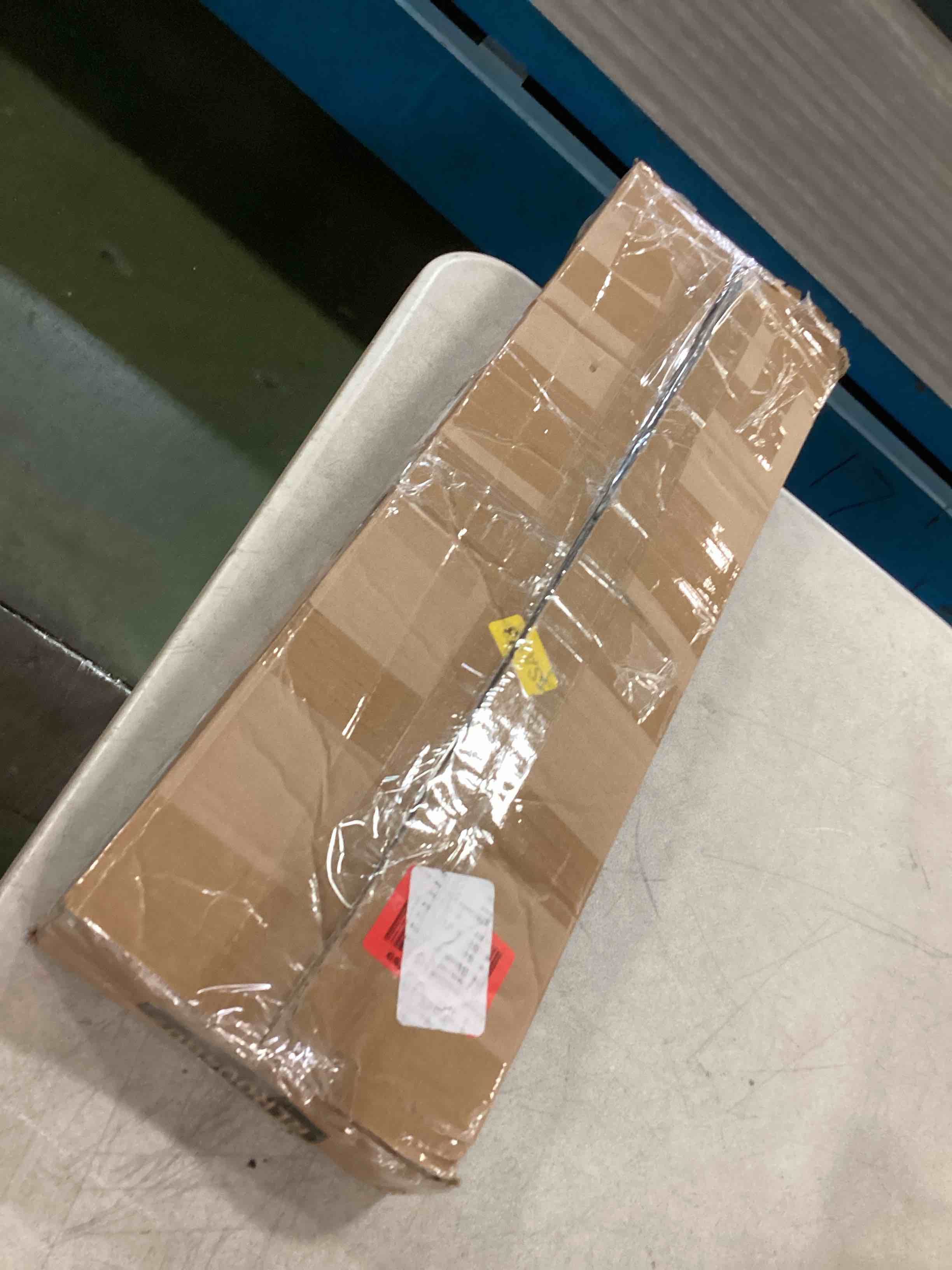 https://s3.amazonaws.com/lotting-images-prod/bidfta/RED6714322_1720006689991.jpeg