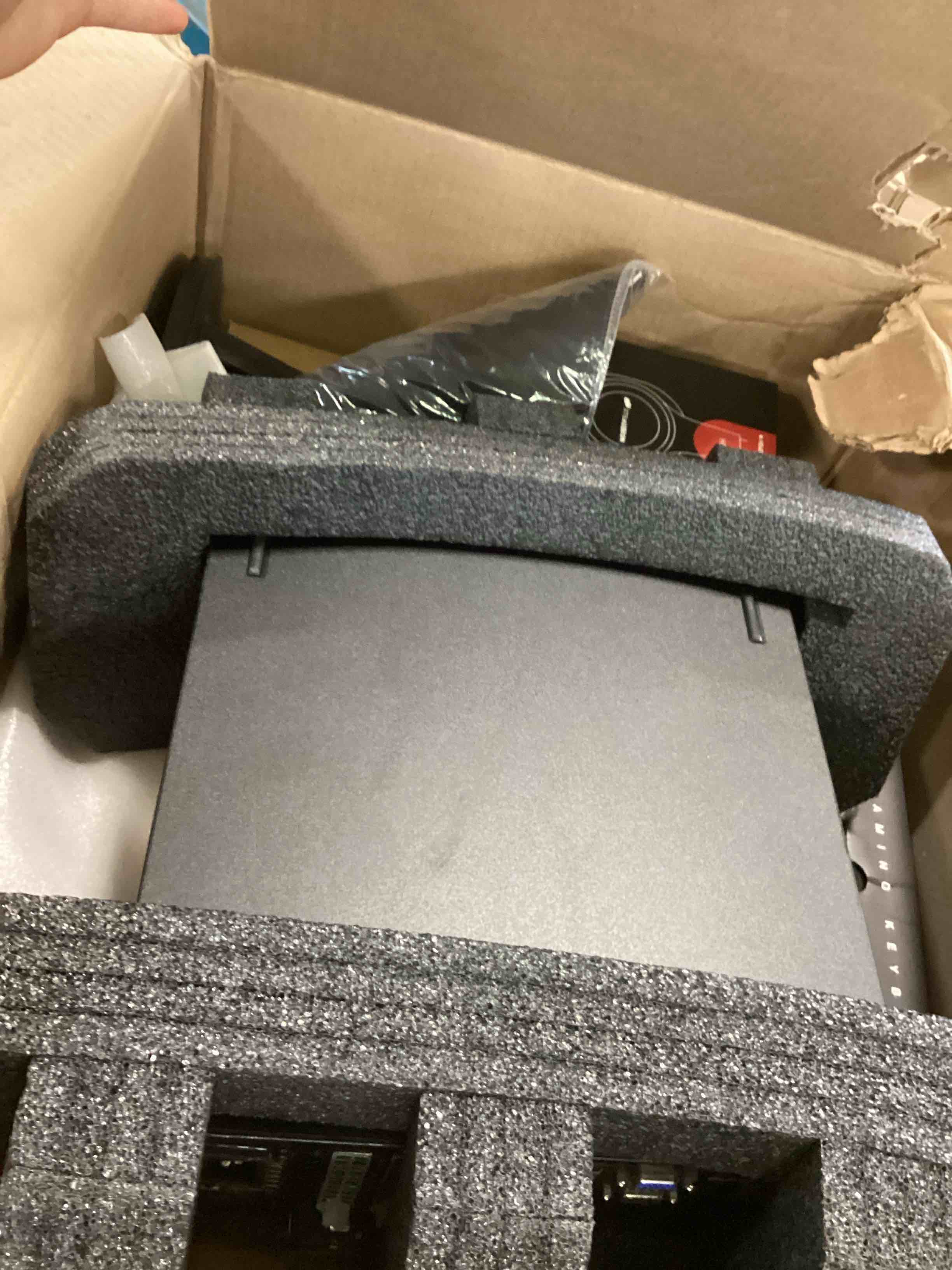 https://s3.amazonaws.com/lotting-images-prod/bidfta/RED6714545_1719860032559.jpeg