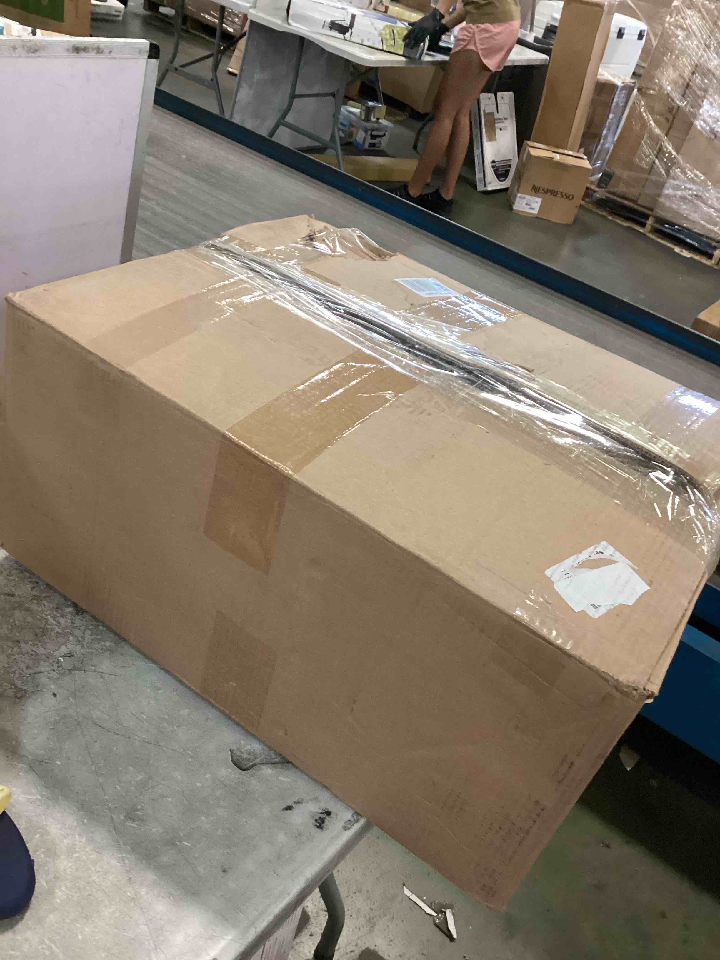 https://s3.amazonaws.com/lotting-images-prod/bidfta/RED6714545_1719860099254.jpeg
