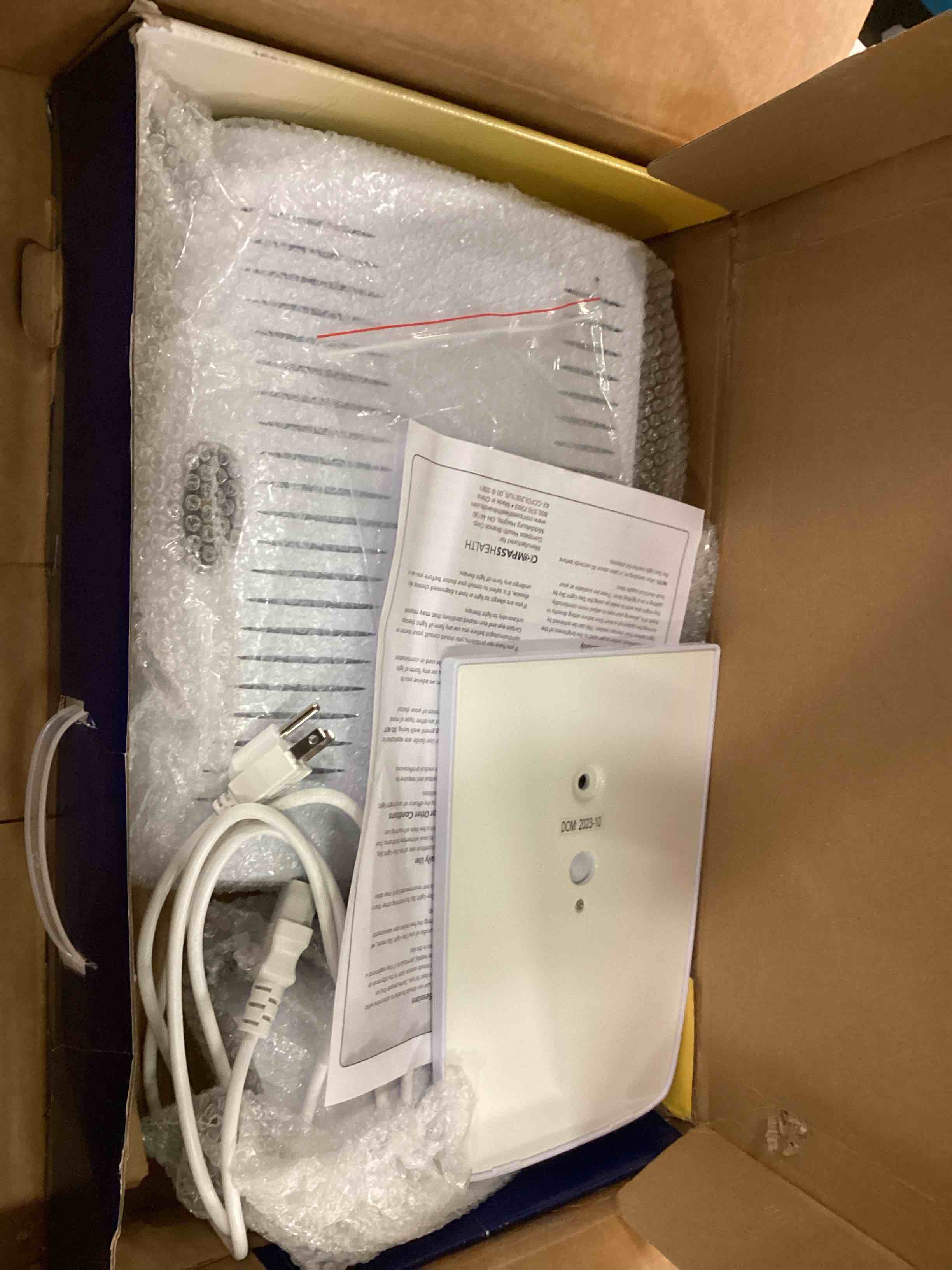https://s3.amazonaws.com/lotting-images-prod/bidfta/RED6714571_1719918402384.jpeg