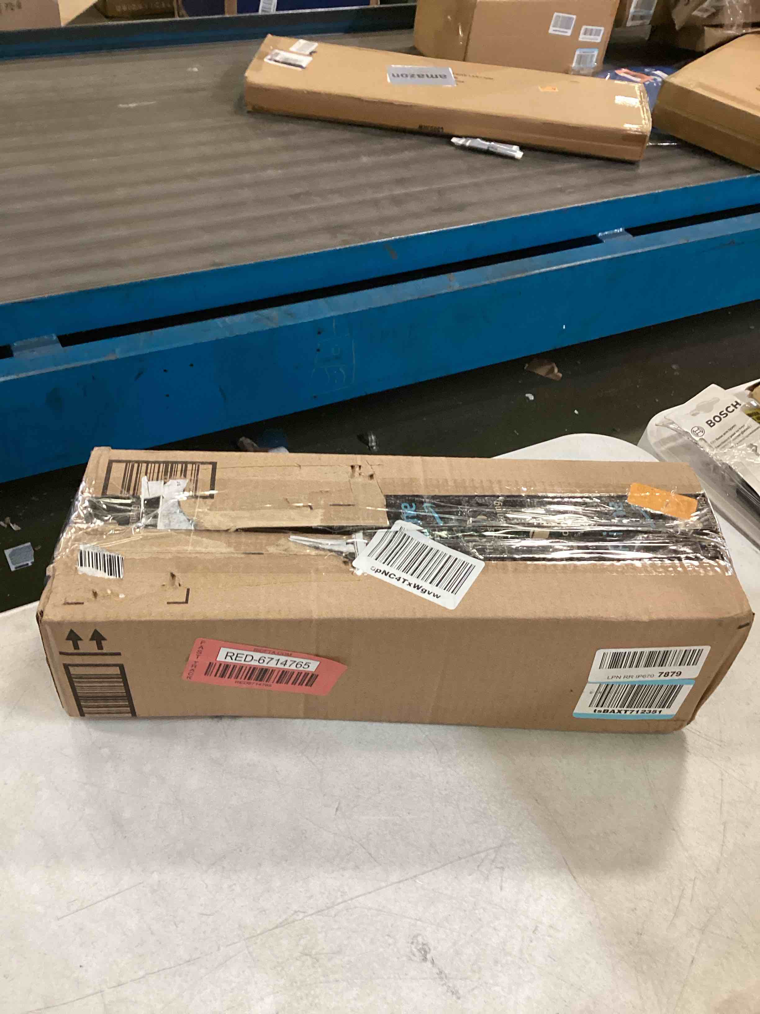 https://s3.amazonaws.com/lotting-images-prod/bidfta/RED6714765_1719941677262.jpeg