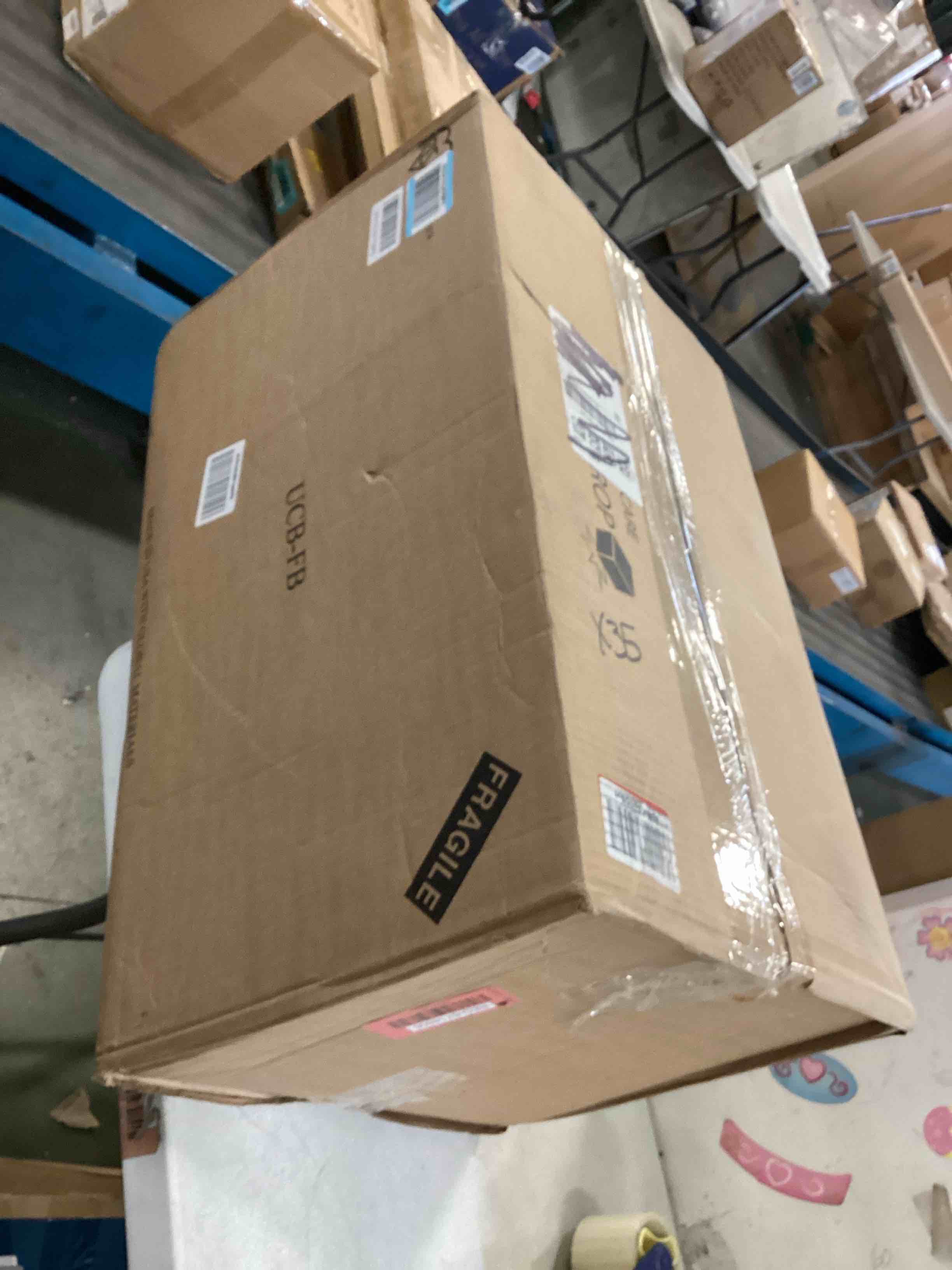 https://s3.amazonaws.com/lotting-images-prod/bidfta/RED6714806_1719946222101.jpeg