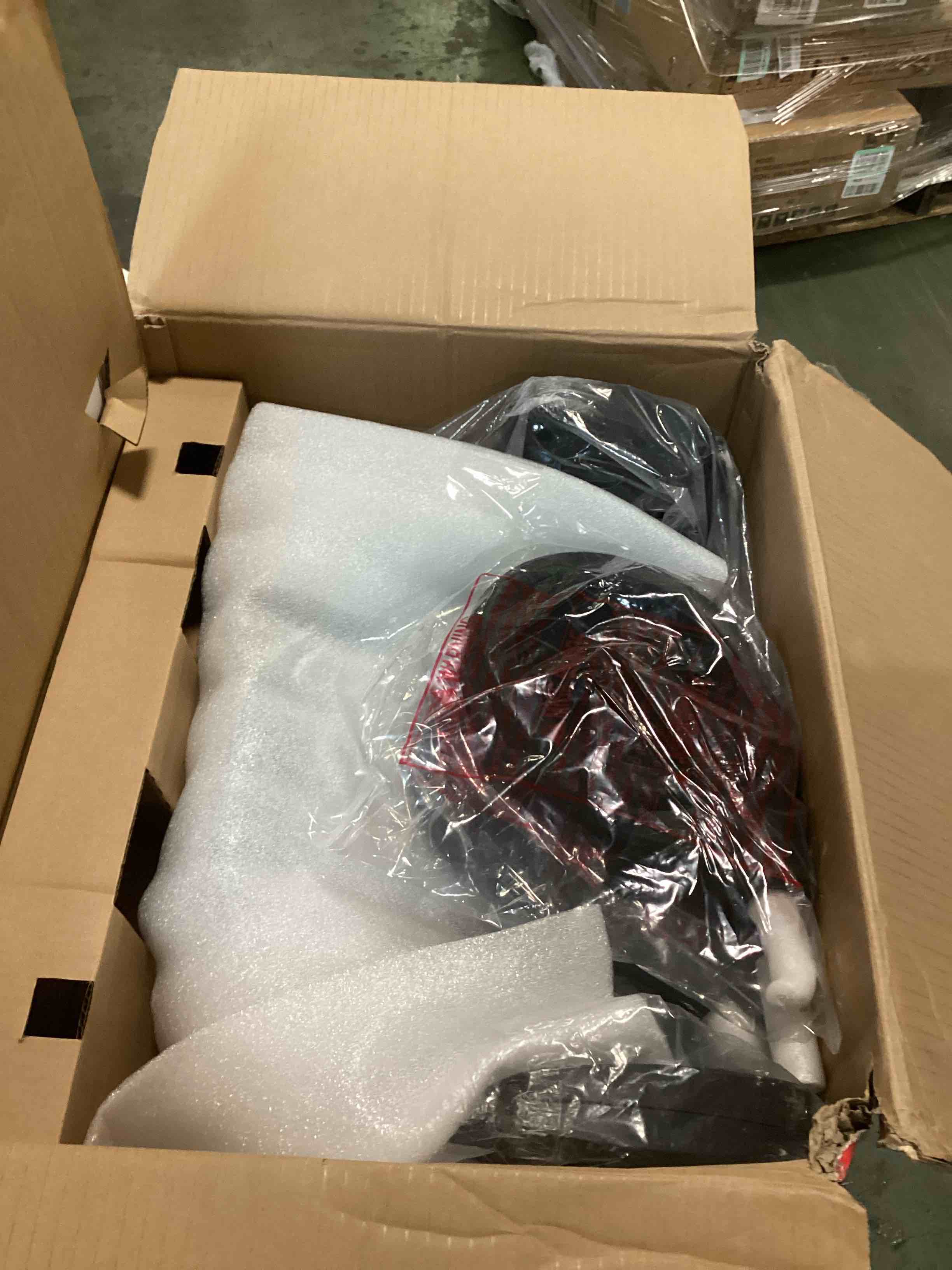 https://s3.amazonaws.com/lotting-images-prod/bidfta/RED6714968_1720020498555.jpeg