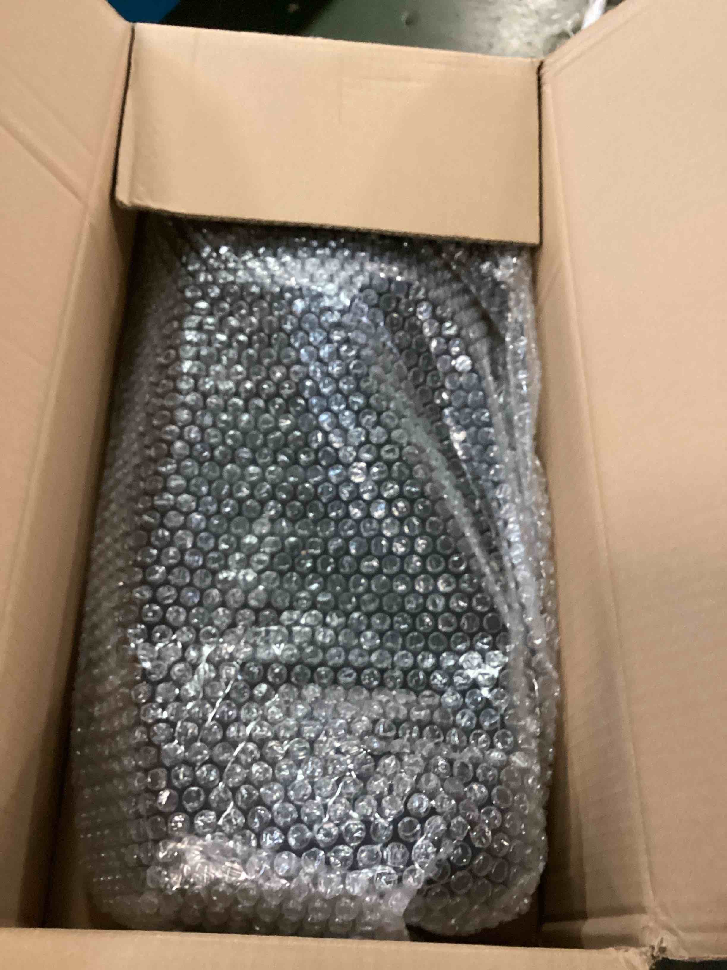 https://s3.amazonaws.com/lotting-images-prod/bidfta/RED6715227_1720194921616.jpeg
