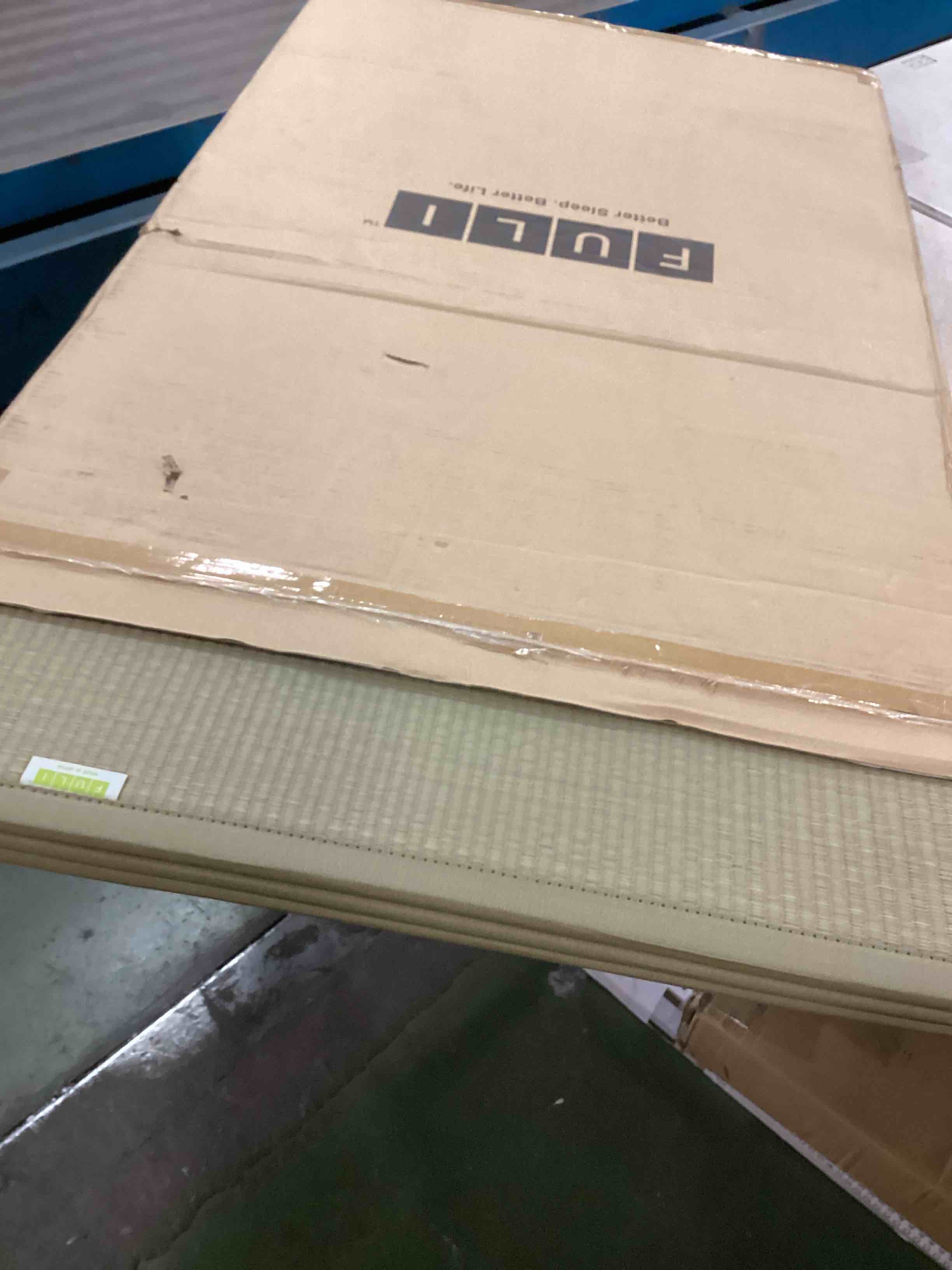 https://s3.amazonaws.com/lotting-images-prod/bidfta/RED6715342_1720439525491.jpeg