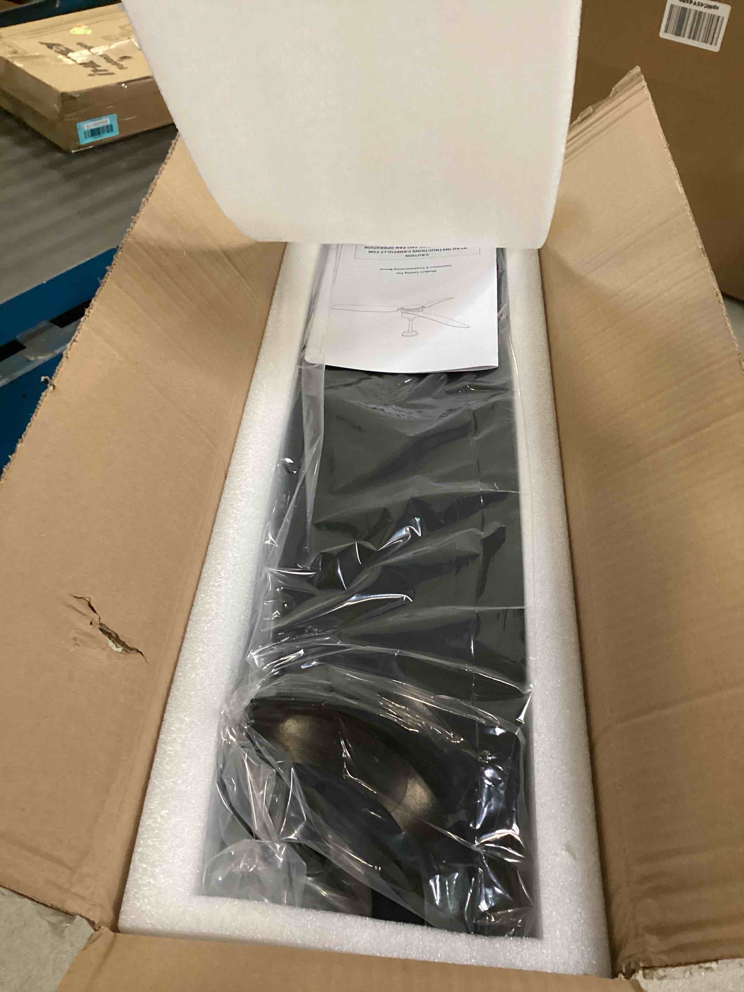 https://s3.amazonaws.com/lotting-images-prod/bidfta/RED6715442_1720451917695.jpeg