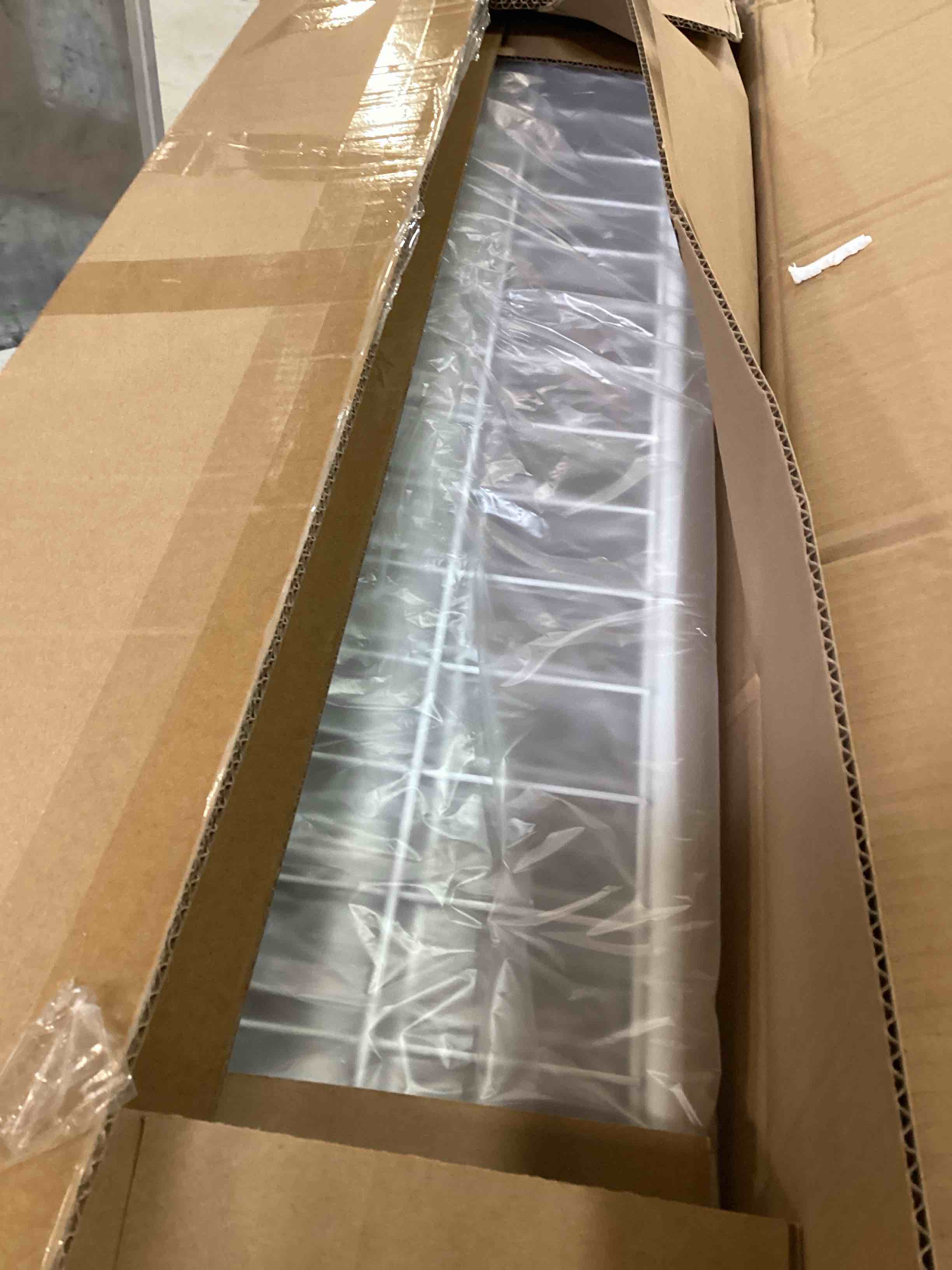 https://s3.amazonaws.com/lotting-images-prod/bidfta/RED6715836_1720553858906.jpeg