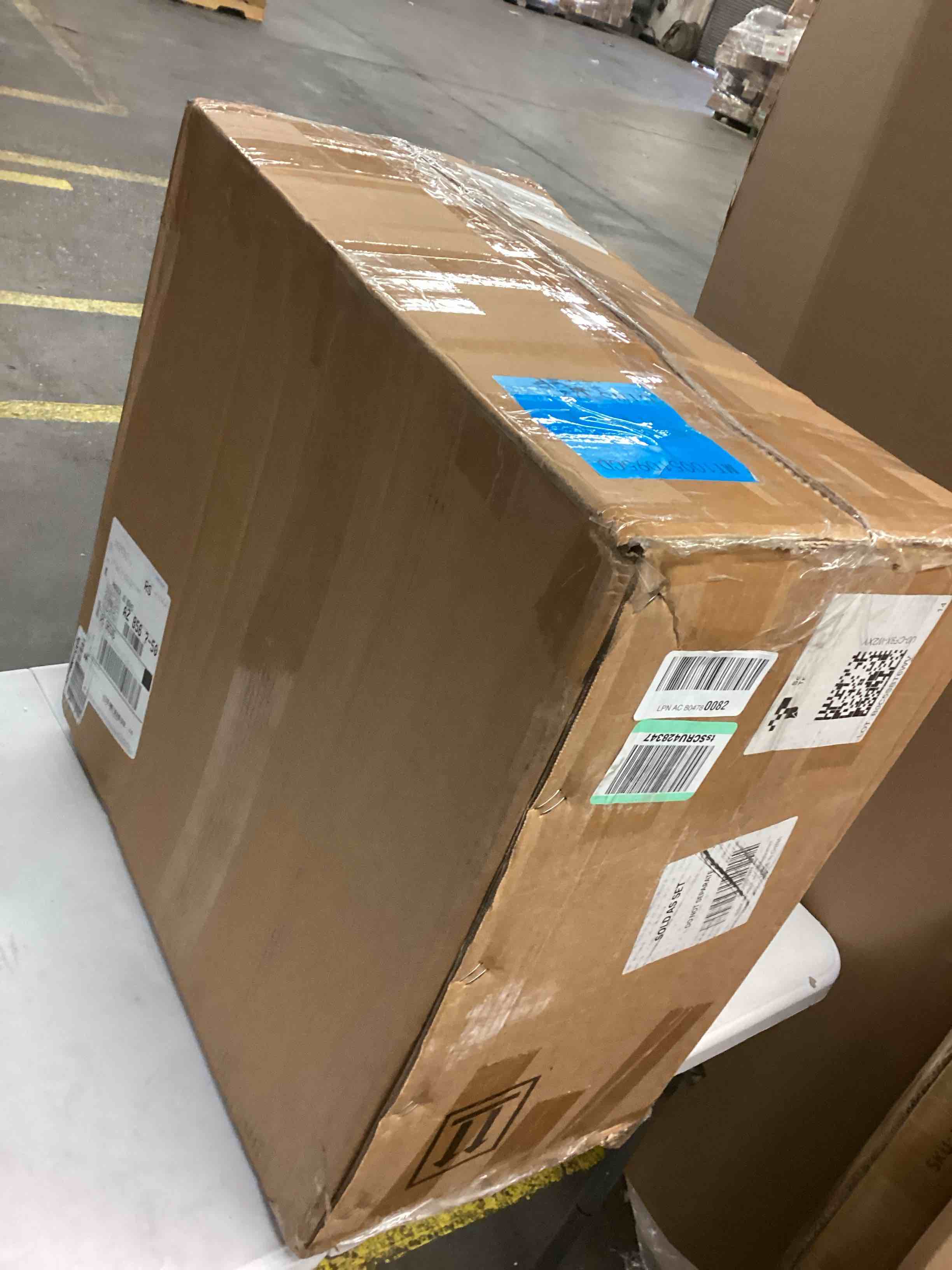 https://s3.amazonaws.com/lotting-images-prod/bidfta/RED6715944_1730837169667.jpeg