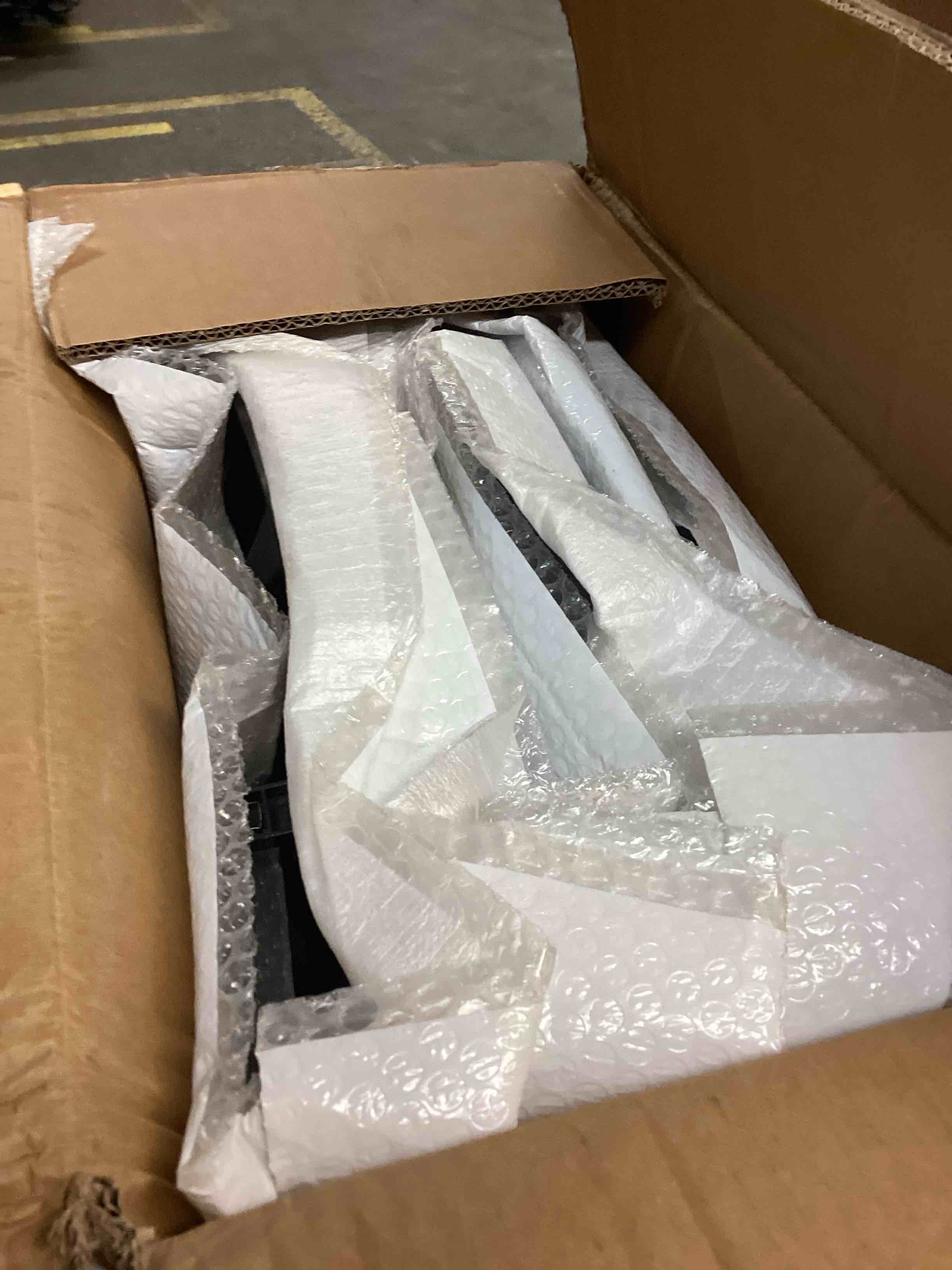 https://s3.amazonaws.com/lotting-images-prod/bidfta/RED6715944_1730837193092.jpeg
