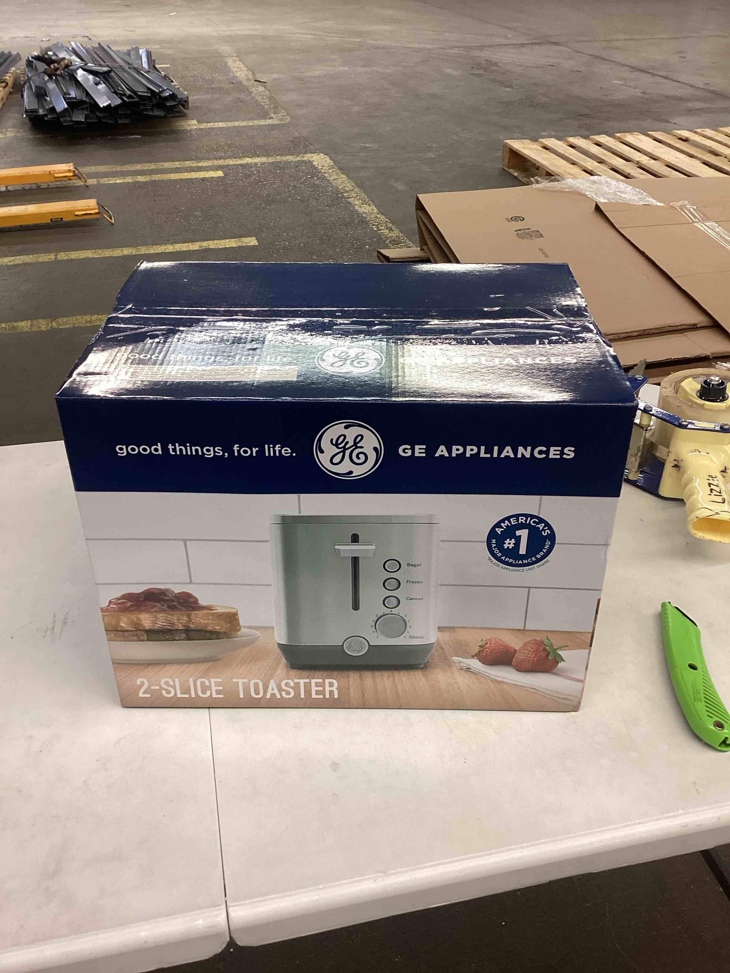 https://s3.amazonaws.com/lotting-images-prod/bidfta/RED6717524_1730915529774.jpeg