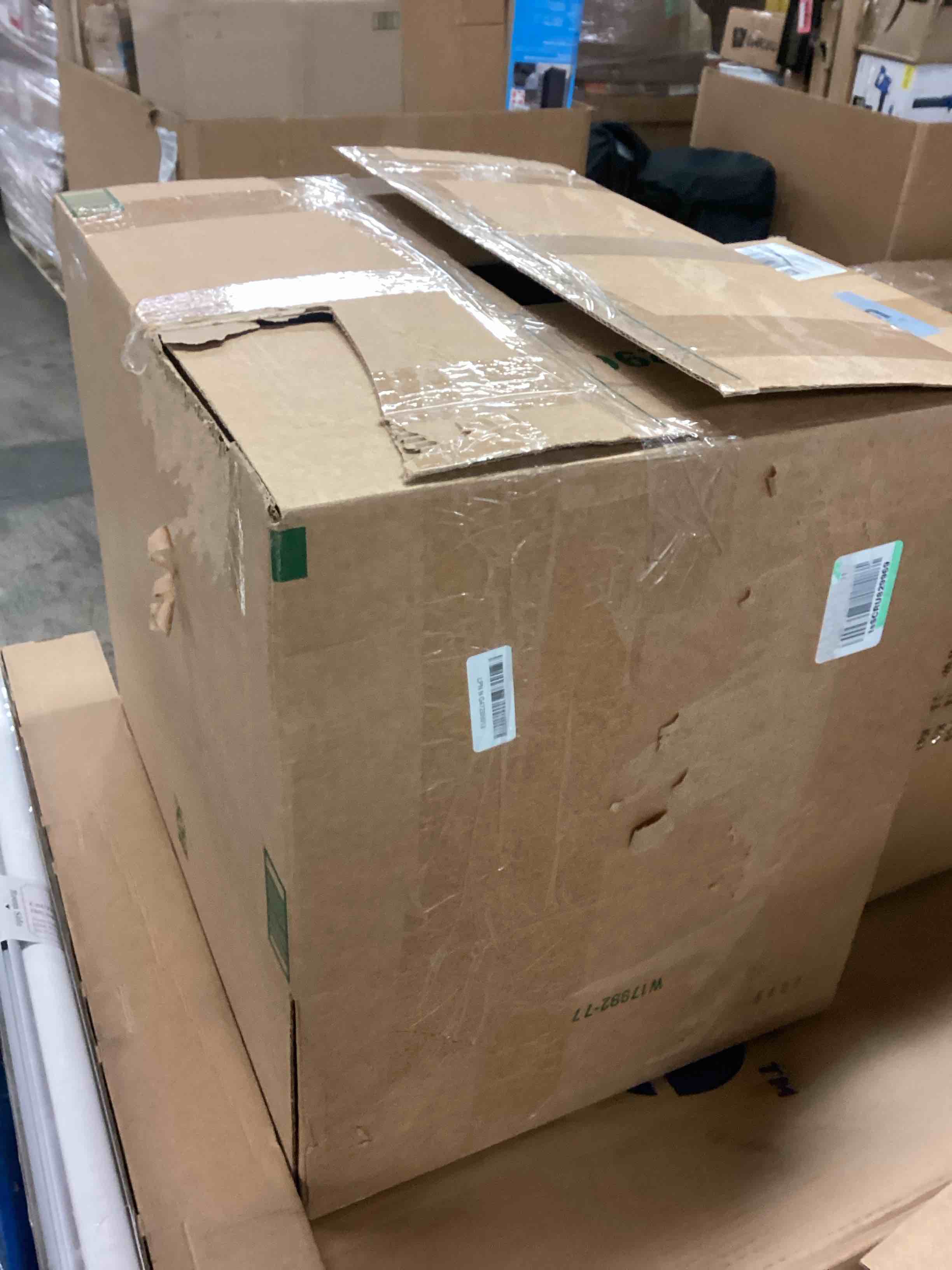 https://s3.amazonaws.com/lotting-images-prod/bidfta/RED6718314_1733949213844.jpeg