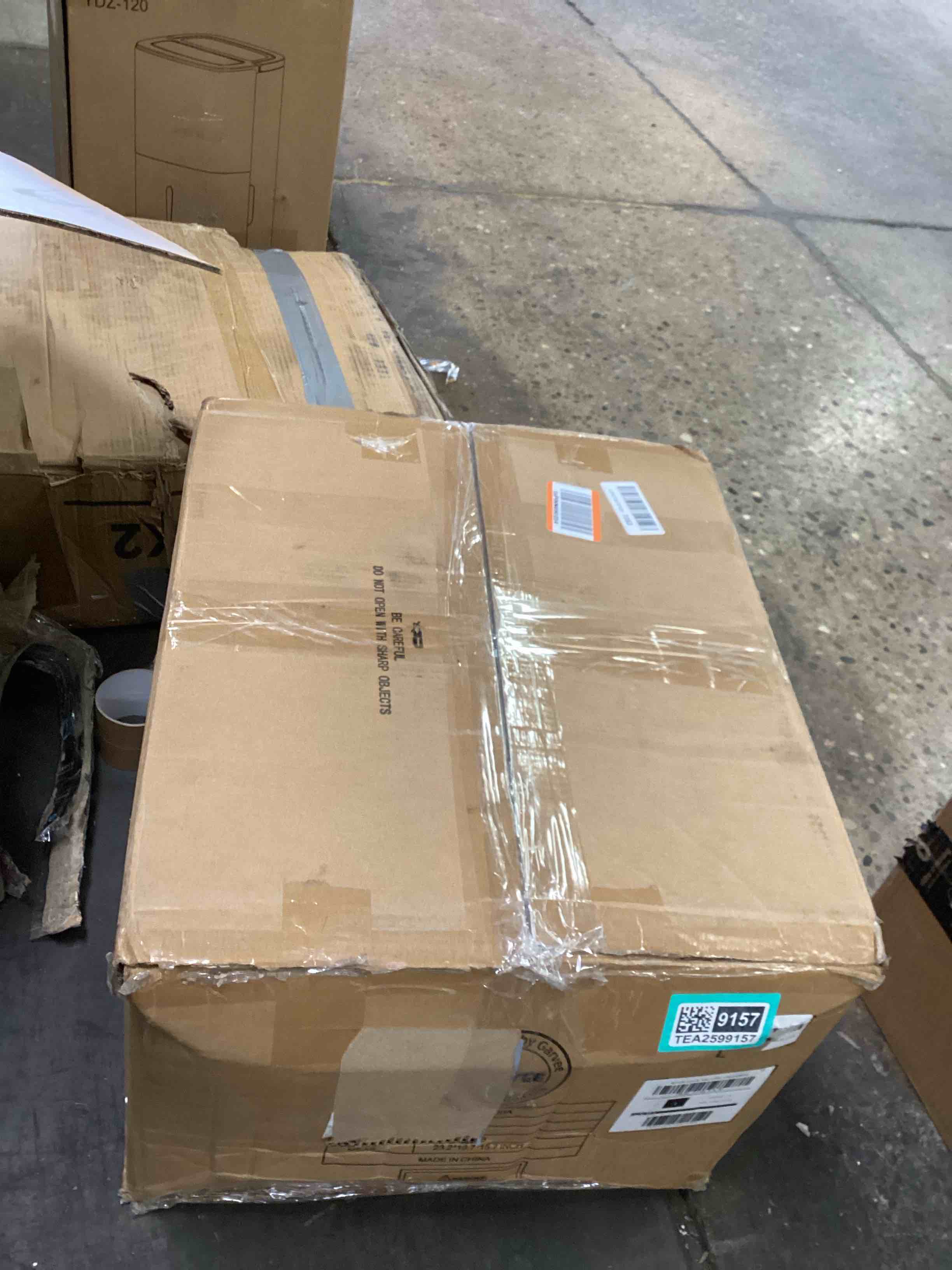 https://s3.amazonaws.com/lotting-images-prod/bidfta/RED6721749_1760021044247.jpeg