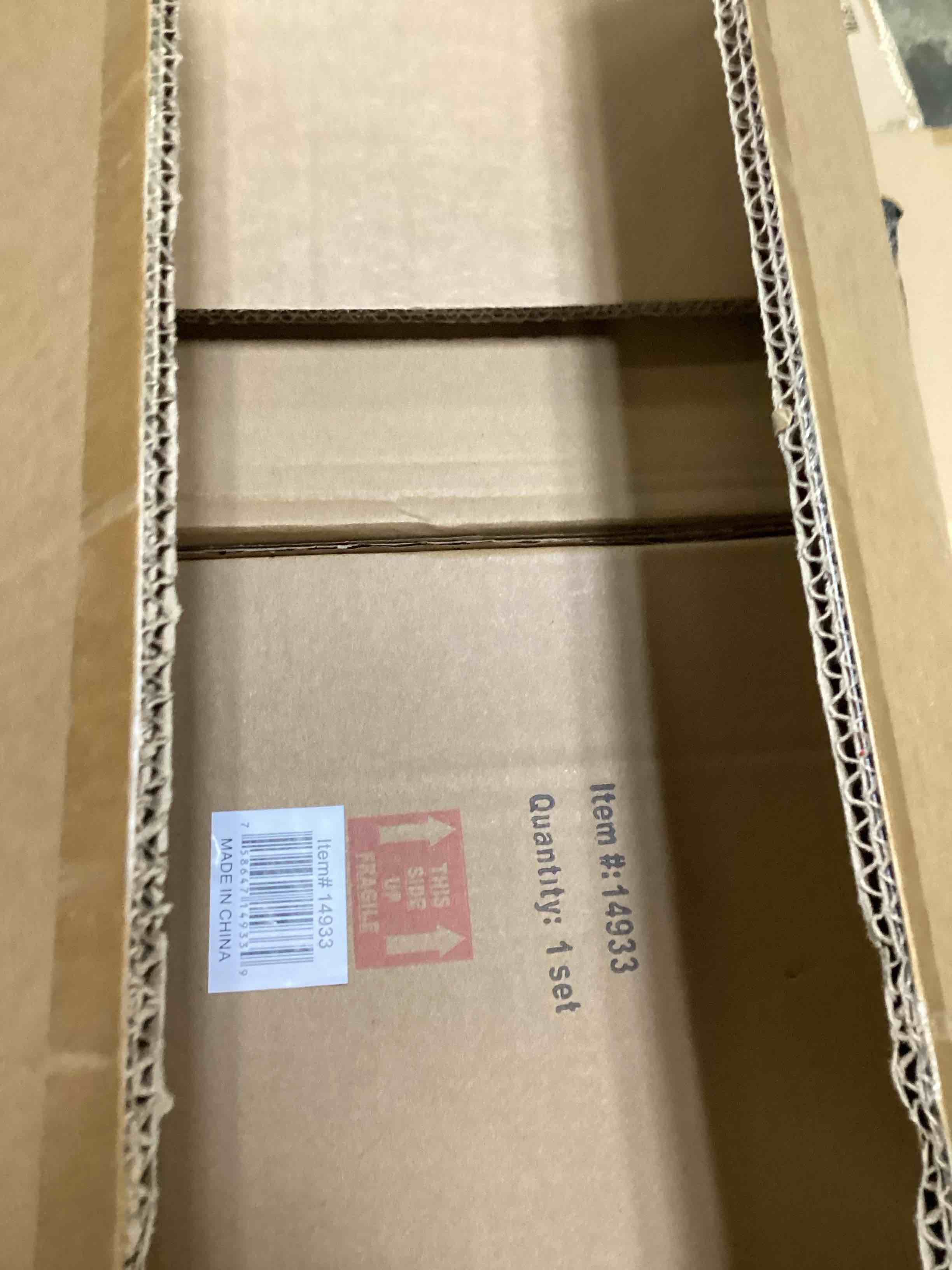 https://s3.amazonaws.com/lotting-images-prod/bidfta/RED6721928_1760625935659.jpeg