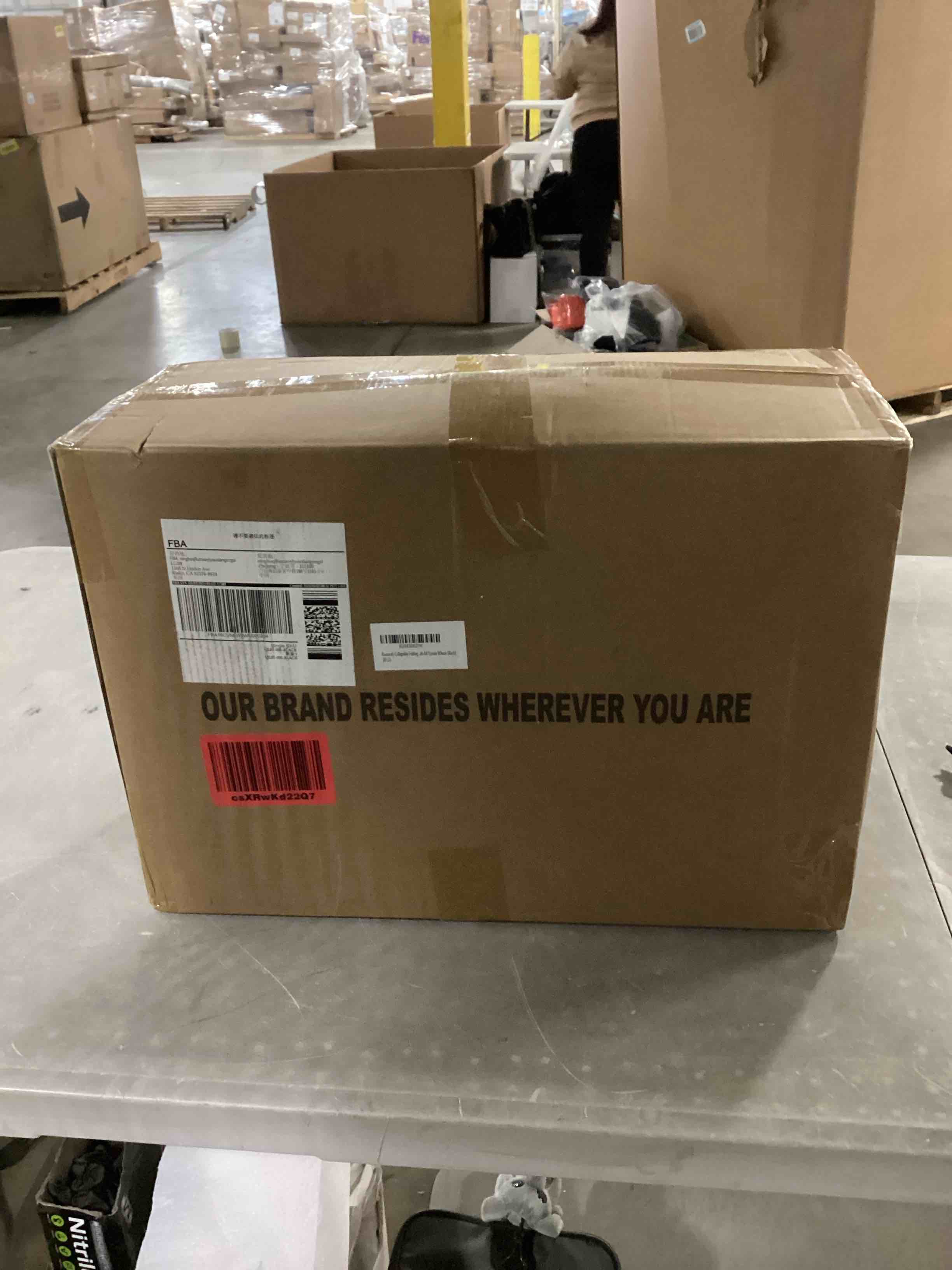 https://s3.amazonaws.com/lotting-images-prod/bidfta/RED6722050_1736885063802.jpeg