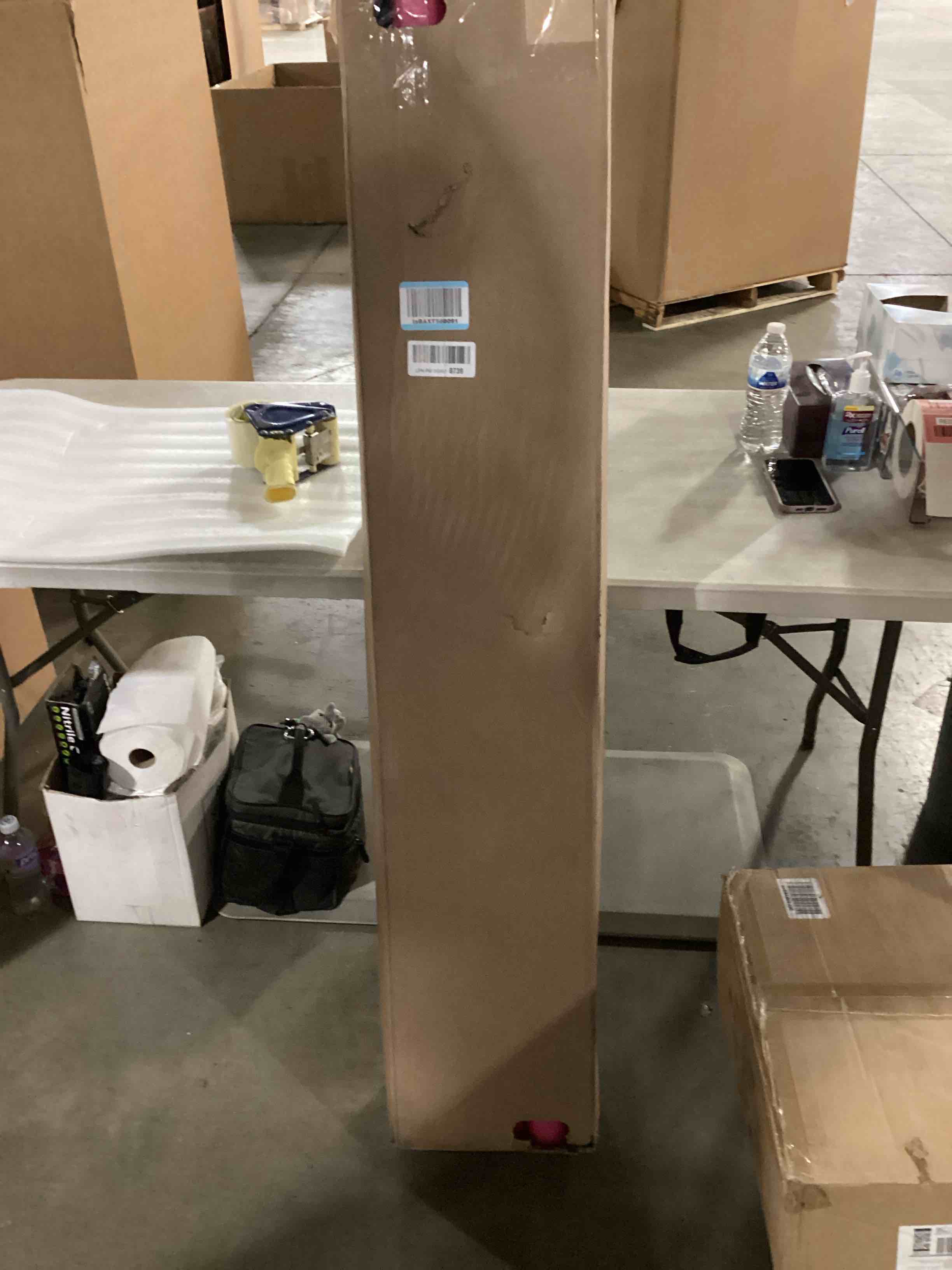 https://s3.amazonaws.com/lotting-images-prod/bidfta/RED6722059_1736942795452.jpeg