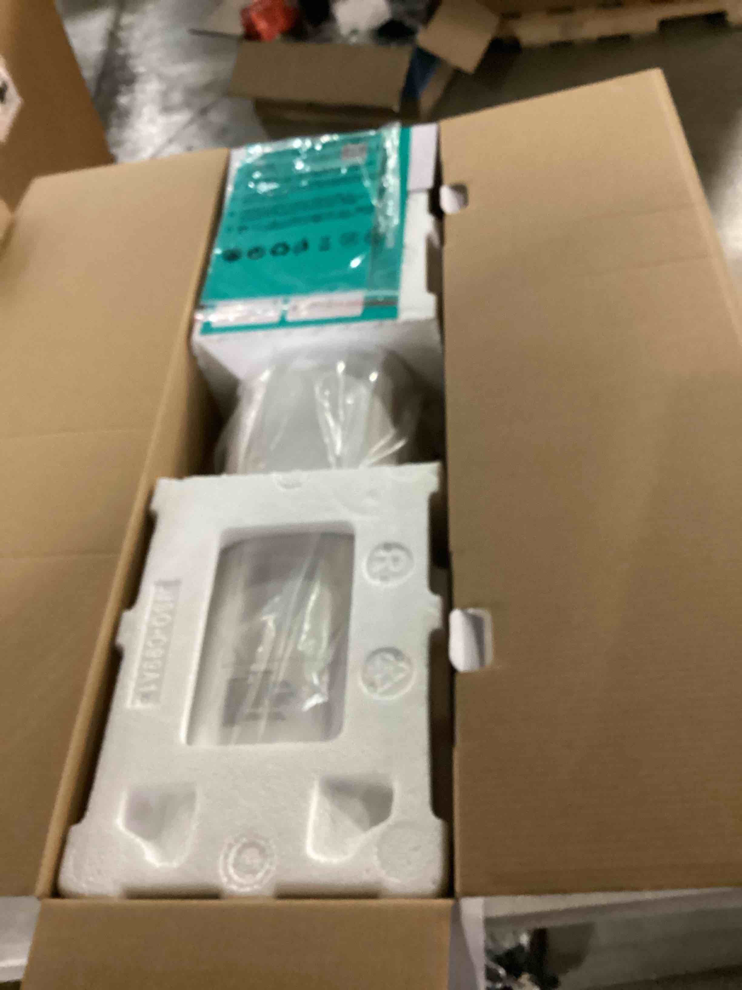 https://s3.amazonaws.com/lotting-images-prod/bidfta/RED6722159_1736955021411.jpeg