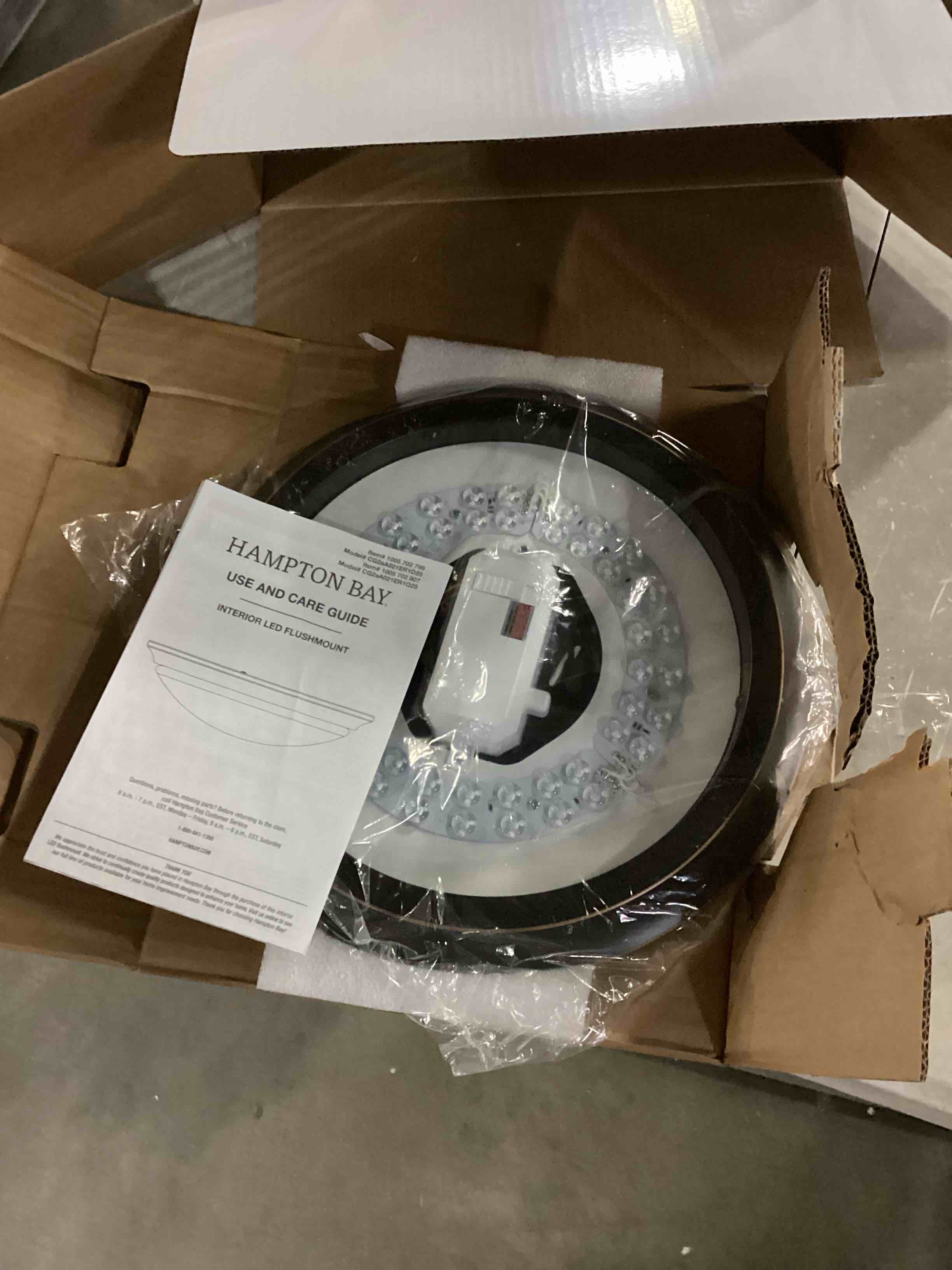 https://s3.amazonaws.com/lotting-images-prod/bidfta/RED6722180_1736957970983.jpeg