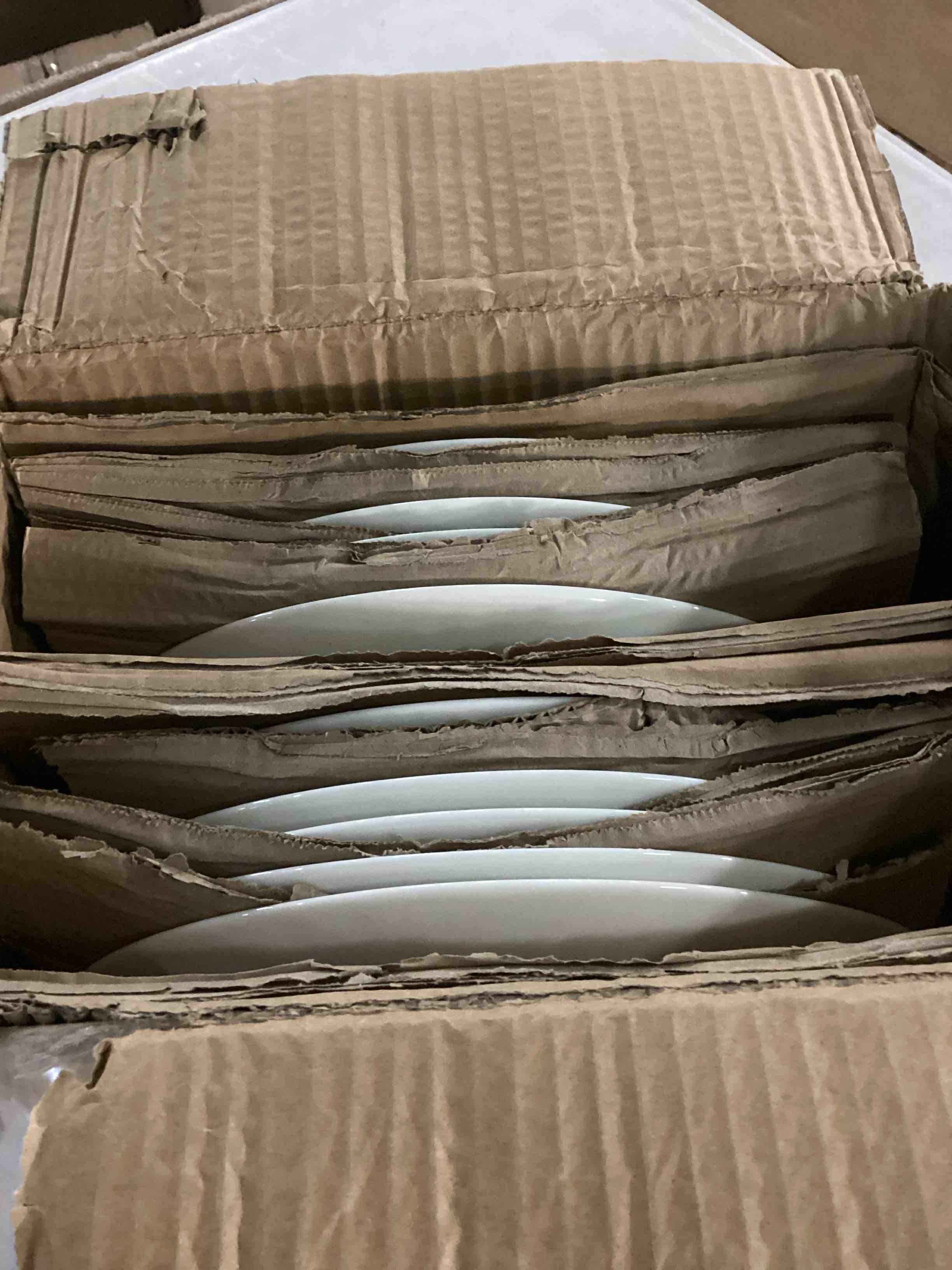 https://s3.amazonaws.com/lotting-images-prod/bidfta/RED6722627_1737398102138.jpeg