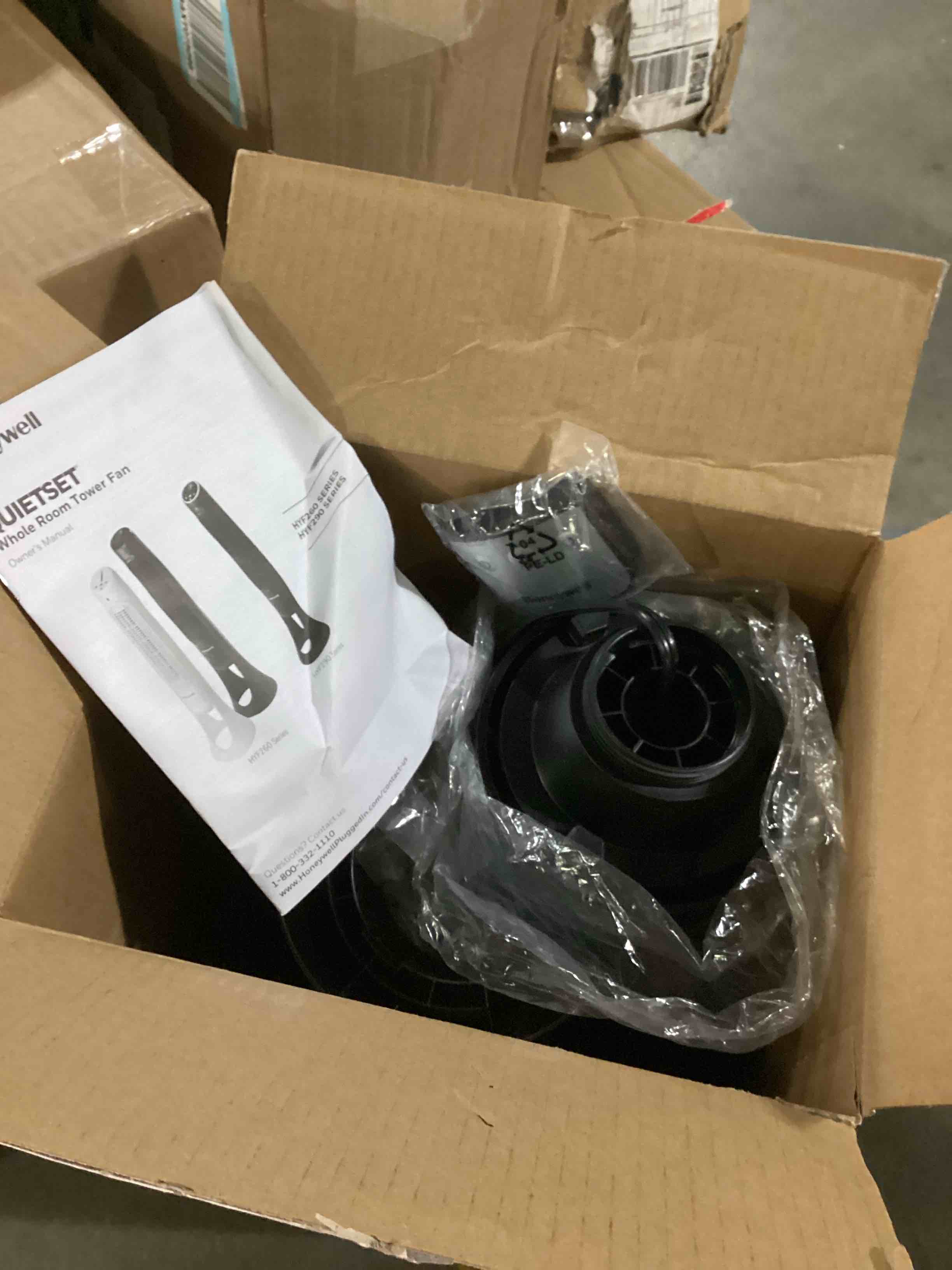 https://s3.amazonaws.com/lotting-images-prod/bidfta/RED6722630_1737398492993.jpeg
