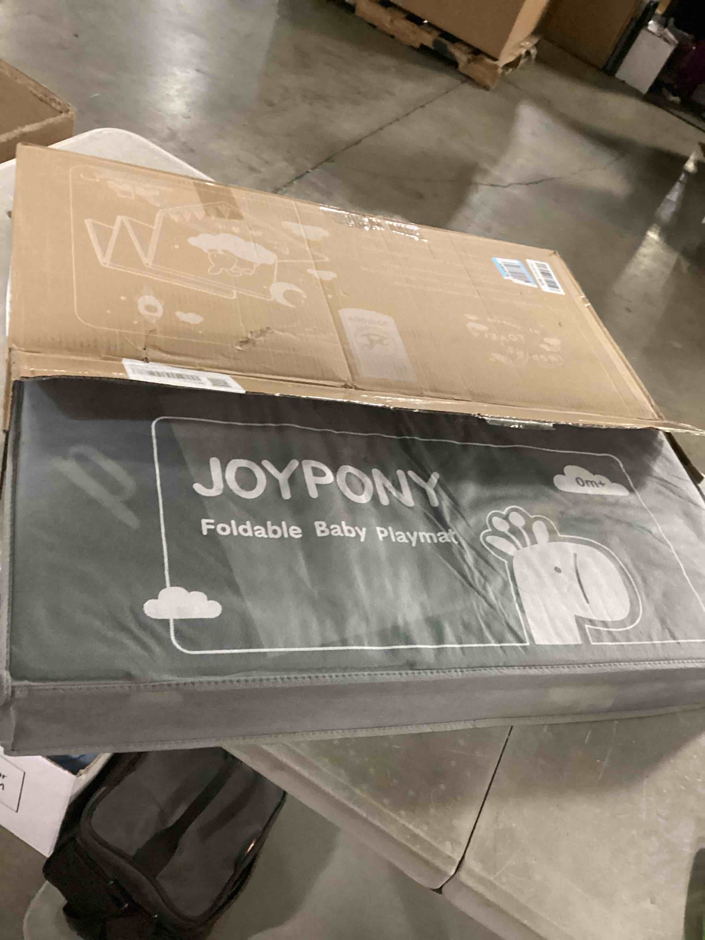https://s3.amazonaws.com/lotting-images-prod/bidfta/RED6722674_1737462033761.jpeg