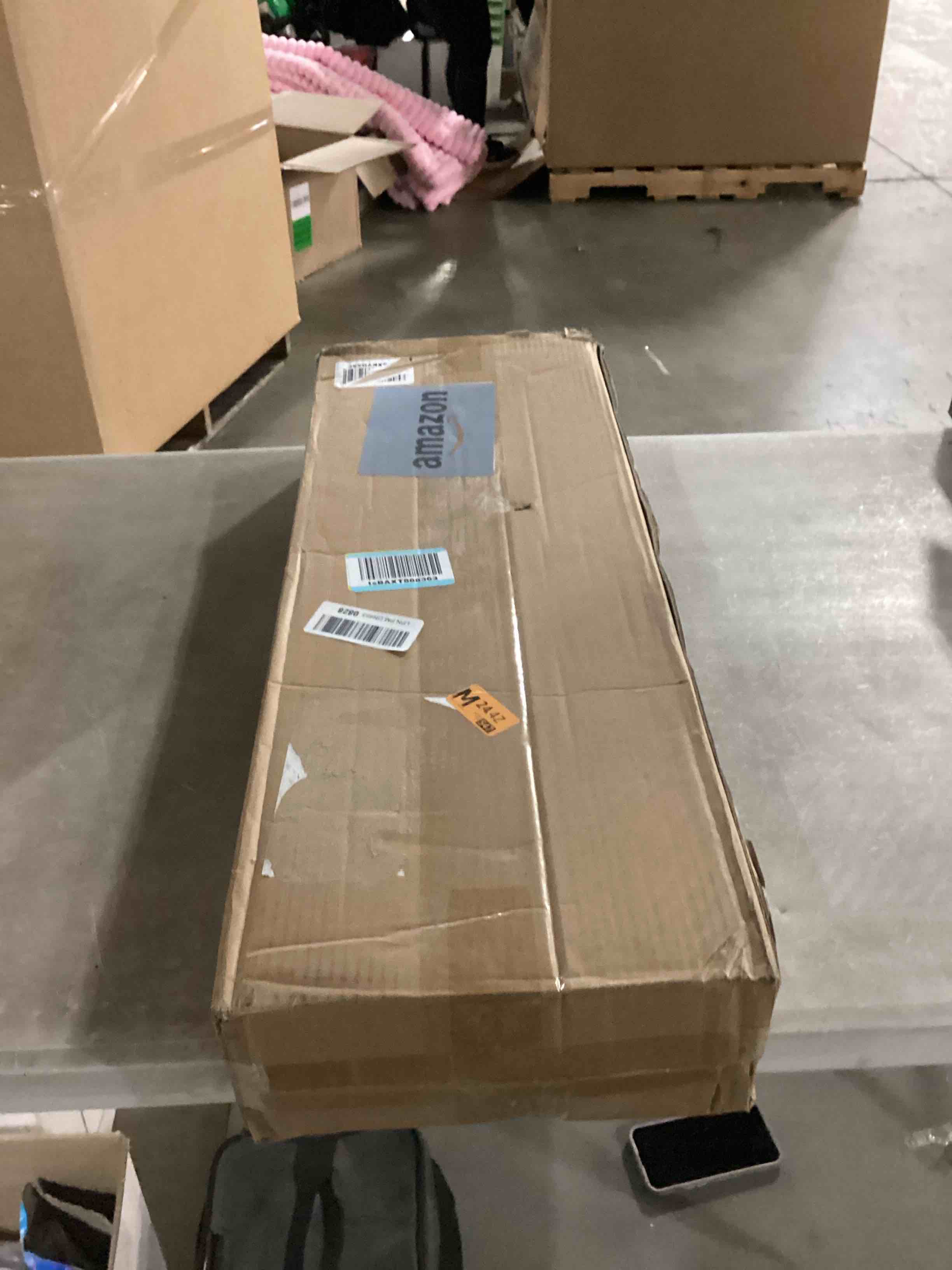 https://s3.amazonaws.com/lotting-images-prod/bidfta/RED6722952_1737564442521.jpeg