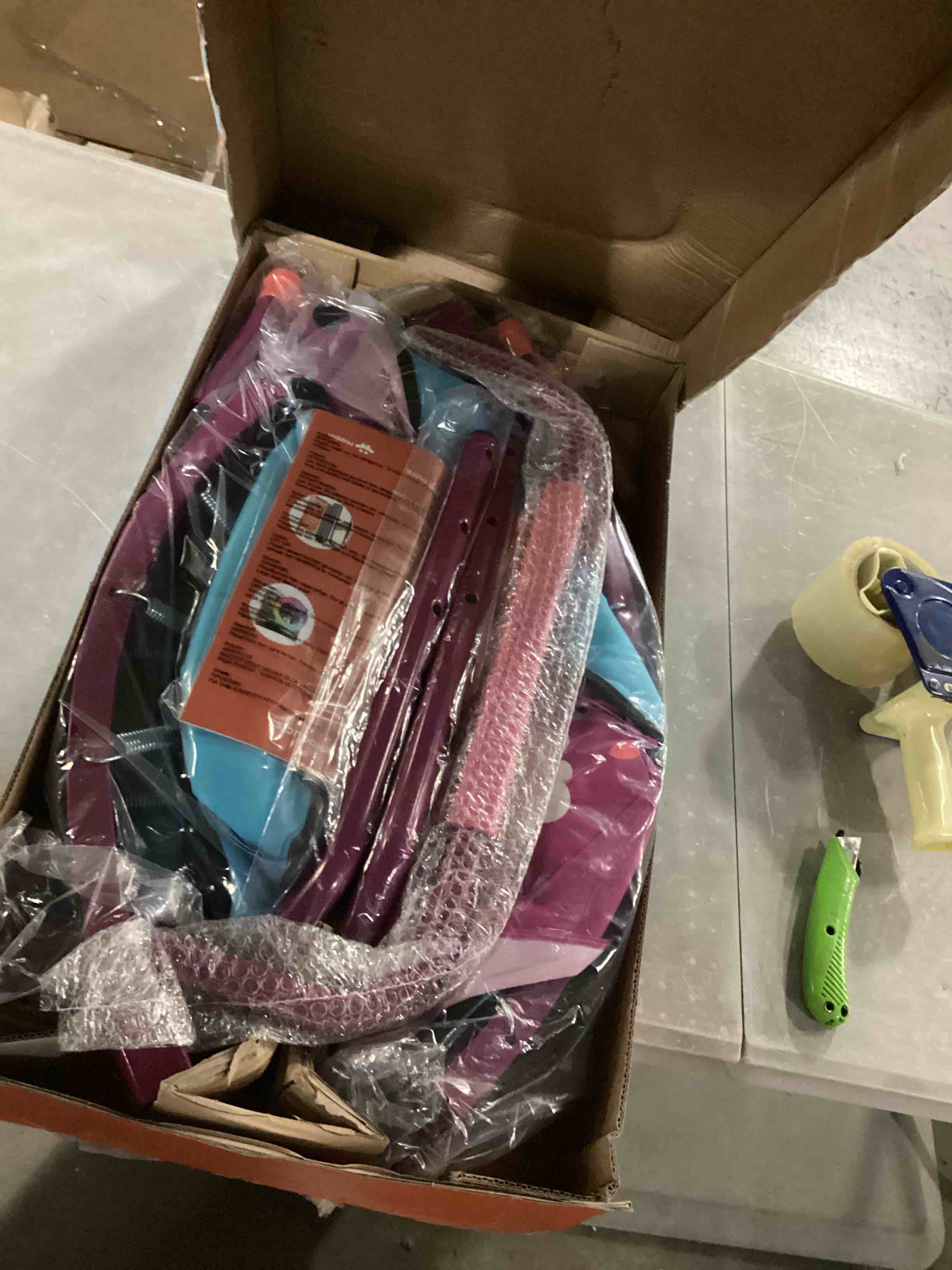 https://s3.amazonaws.com/lotting-images-prod/bidfta/RED6723007_1737636157371.jpeg