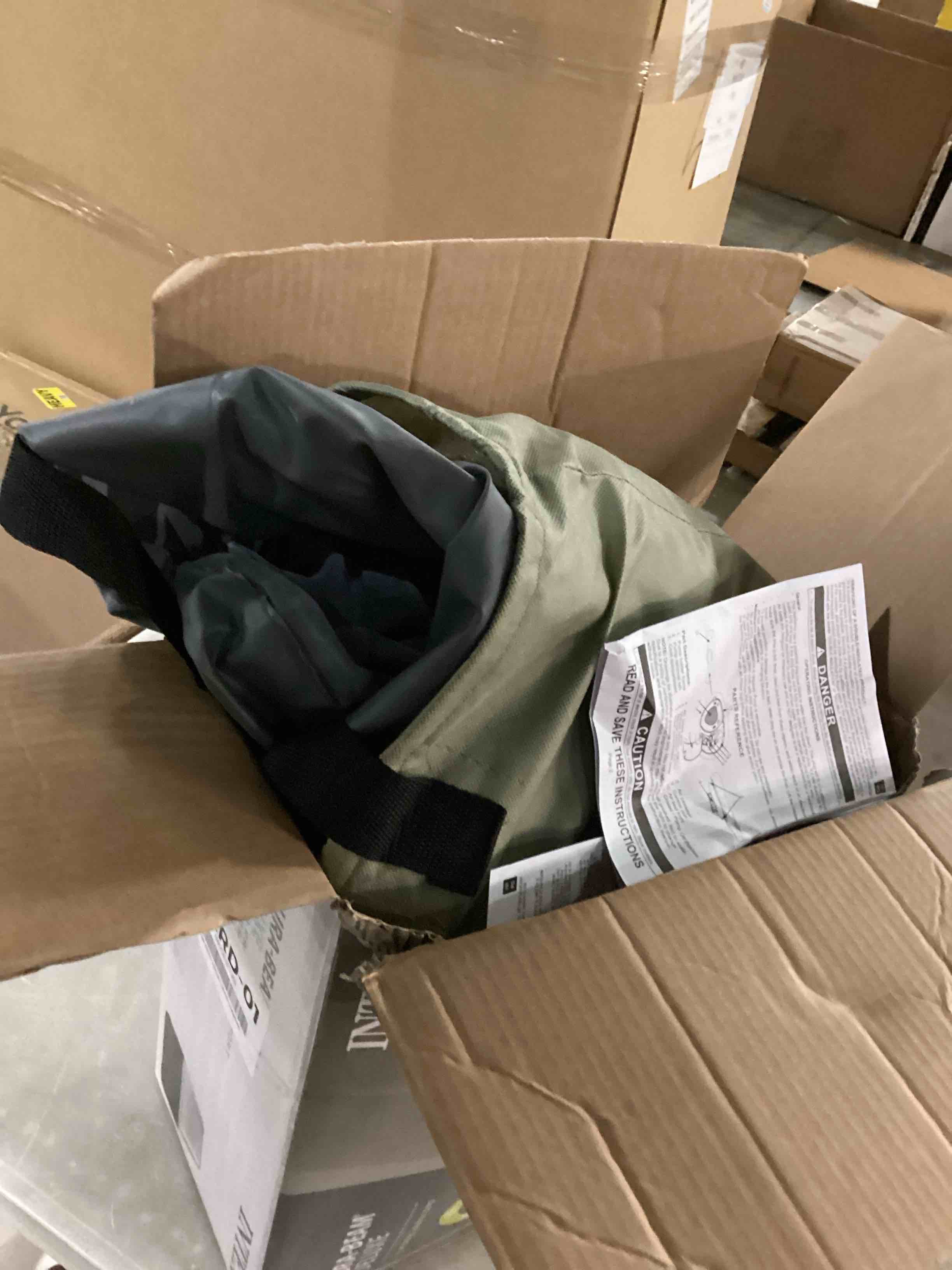 https://s3.amazonaws.com/lotting-images-prod/bidfta/RED6723063_1737649308204.jpeg