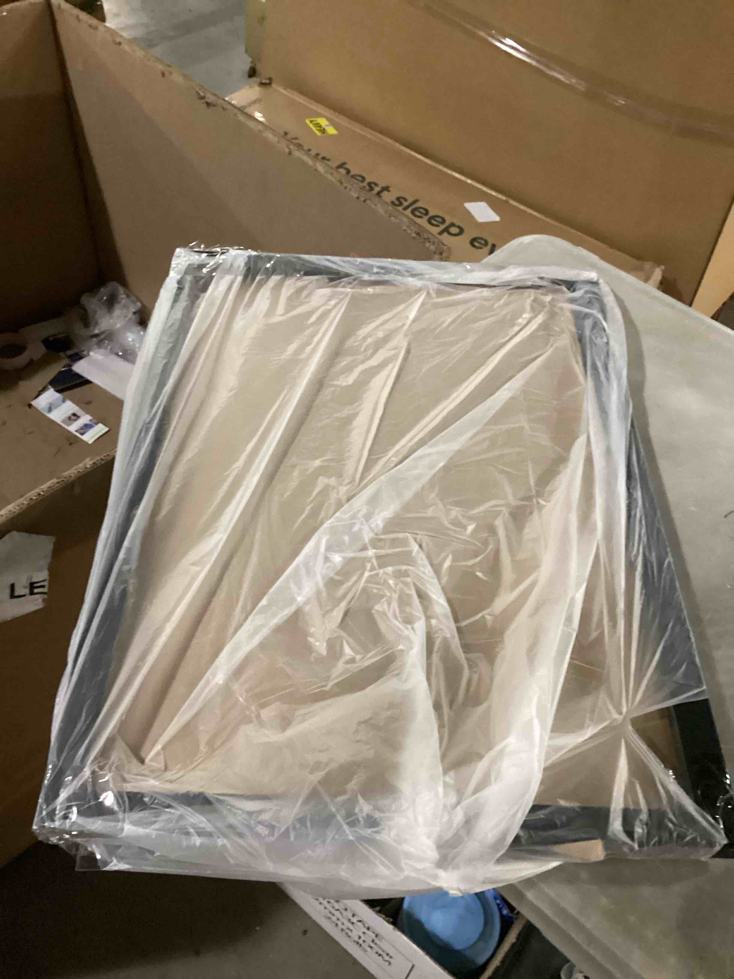 https://s3.amazonaws.com/lotting-images-prod/bidfta/RED6723070_1737650635783.jpeg