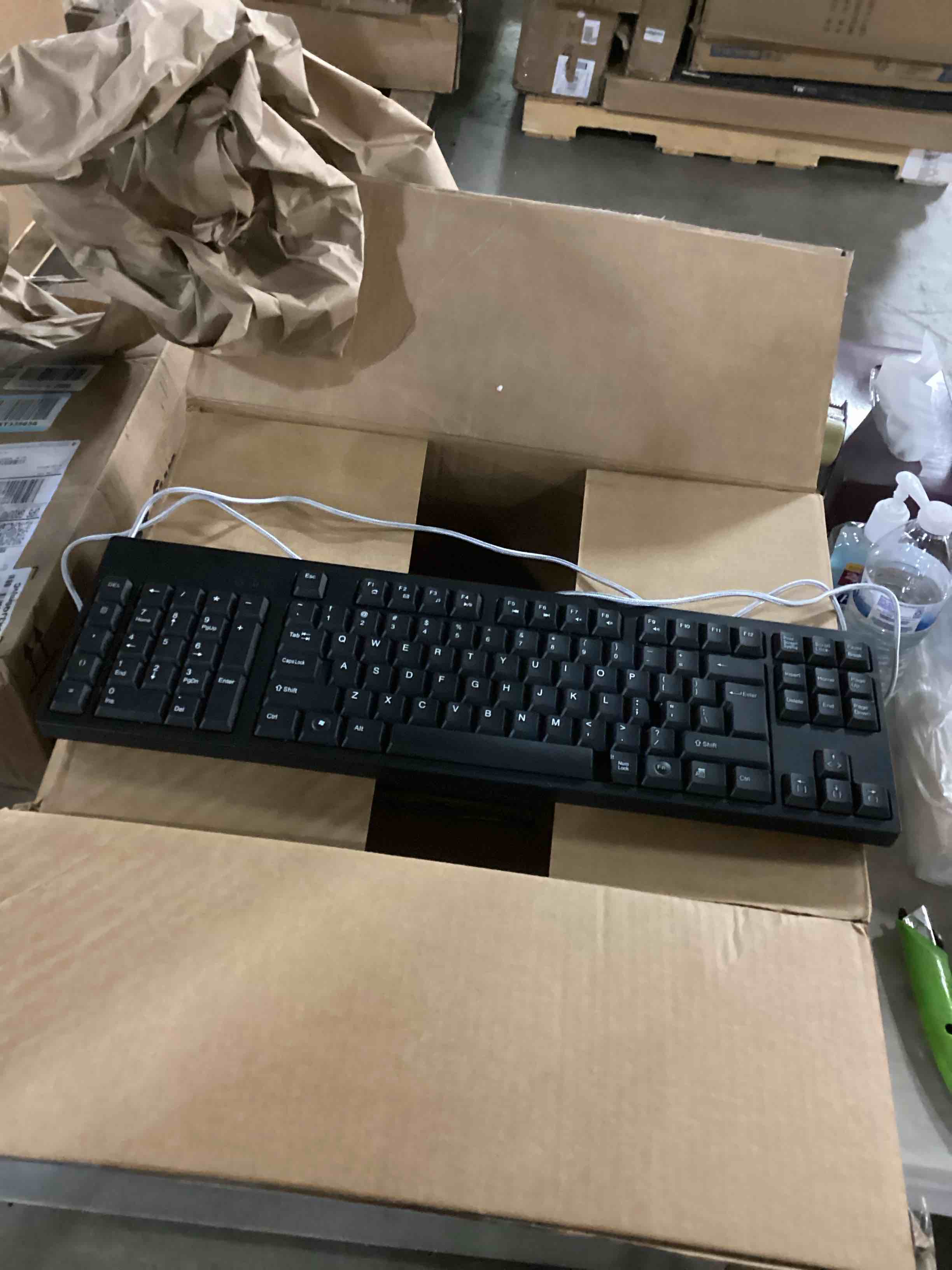 https://s3.amazonaws.com/lotting-images-prod/bidfta/RED6723126_1737723377154.jpeg