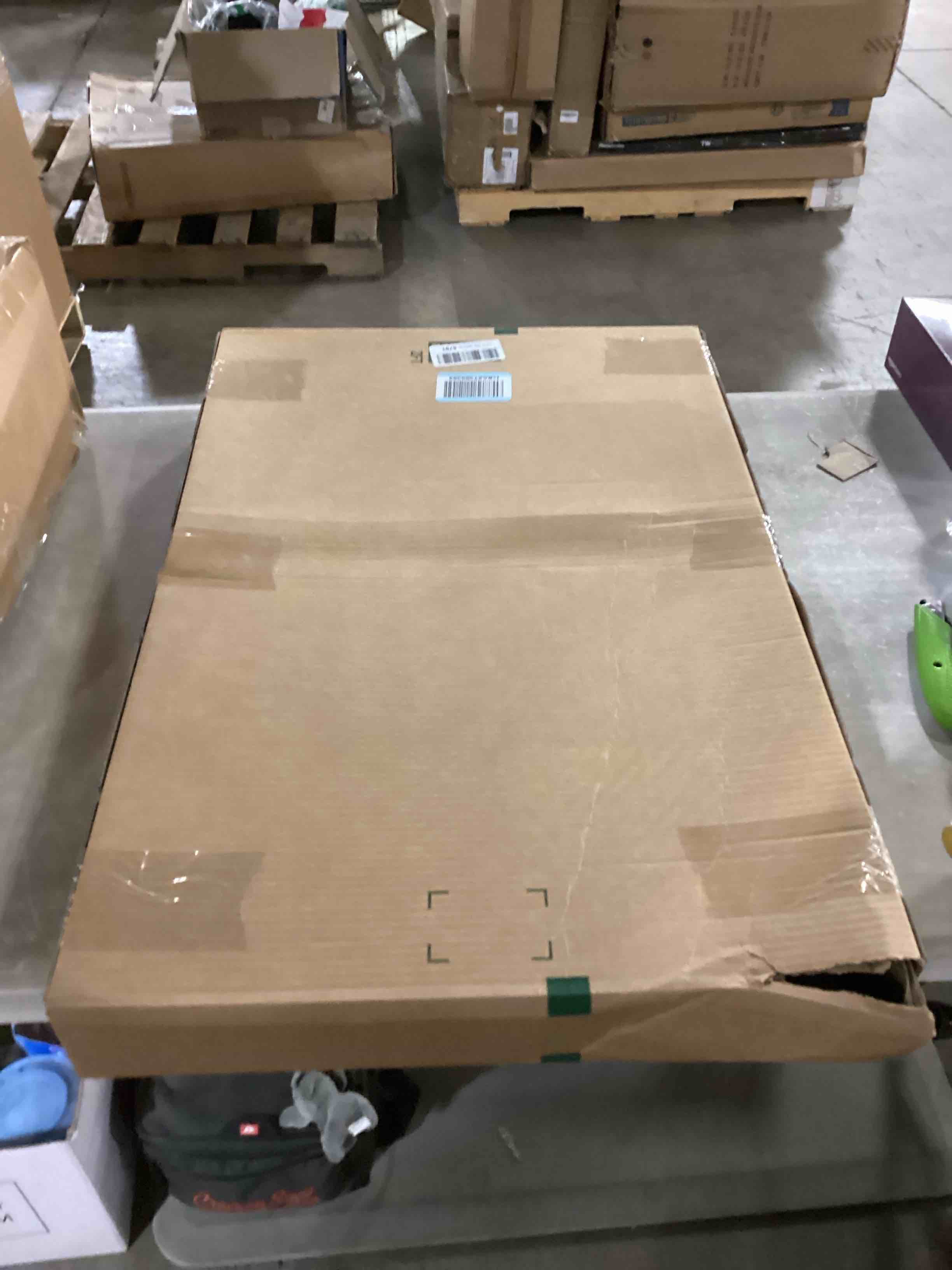 https://s3.amazonaws.com/lotting-images-prod/bidfta/RED6723138_1737724749511.jpeg