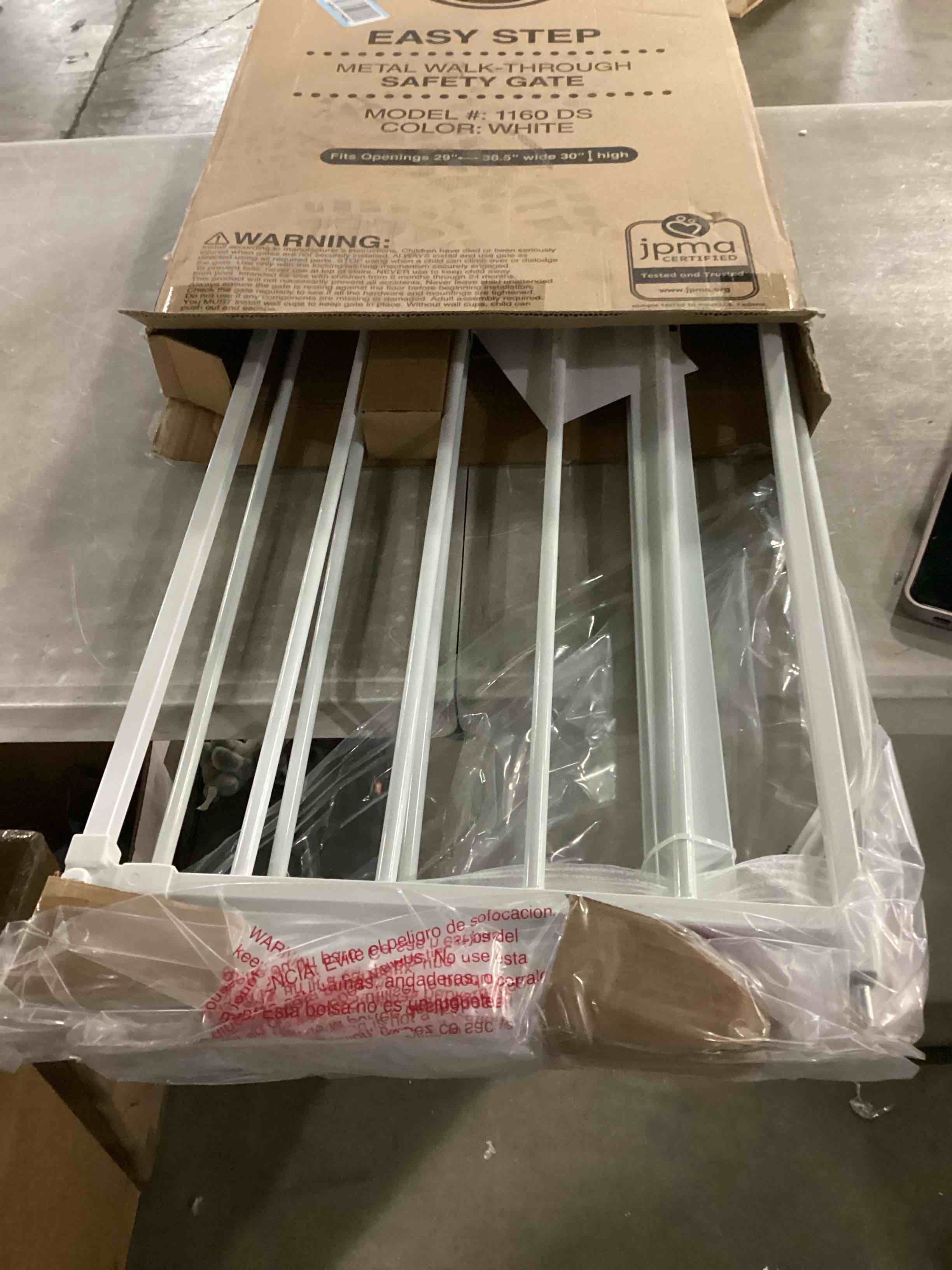 https://s3.amazonaws.com/lotting-images-prod/bidfta/RED6723390_1738007102073.jpeg