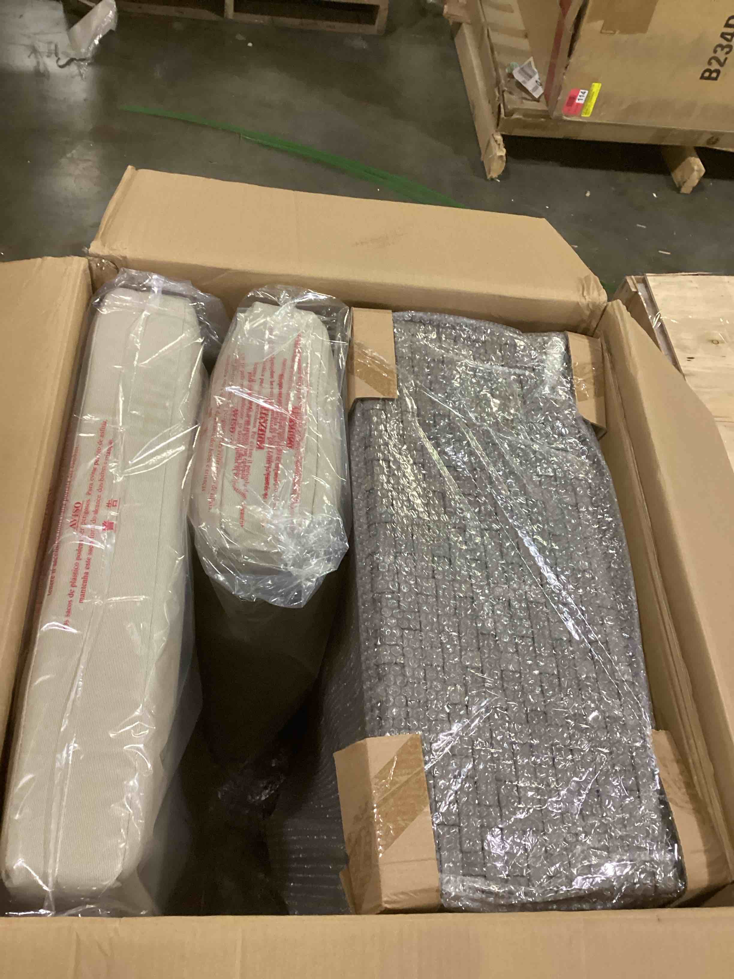 https://s3.amazonaws.com/lotting-images-prod/bidfta/RED6723447_1734717074165.jpeg