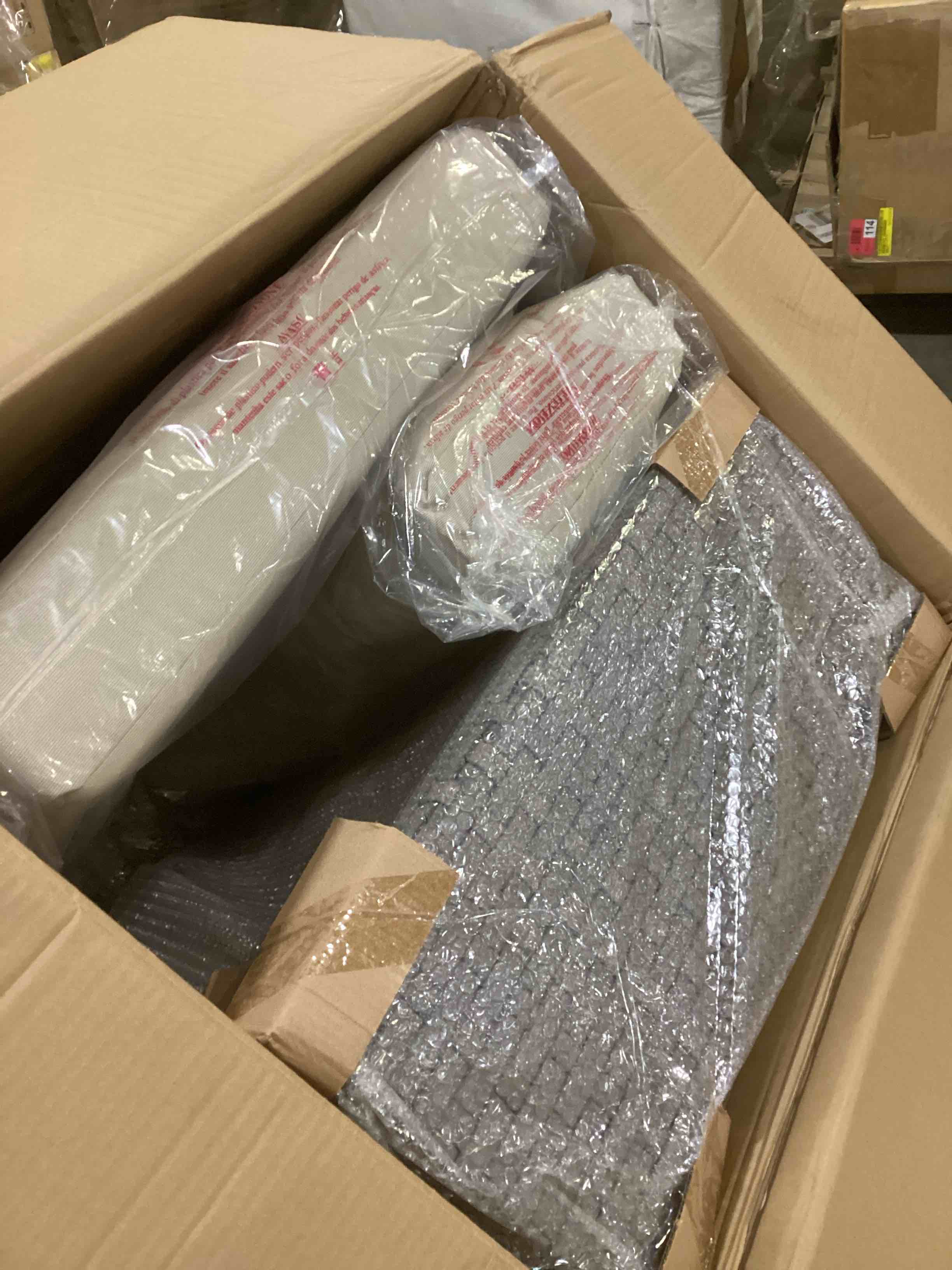 https://s3.amazonaws.com/lotting-images-prod/bidfta/RED6723447_1734717087936.jpeg