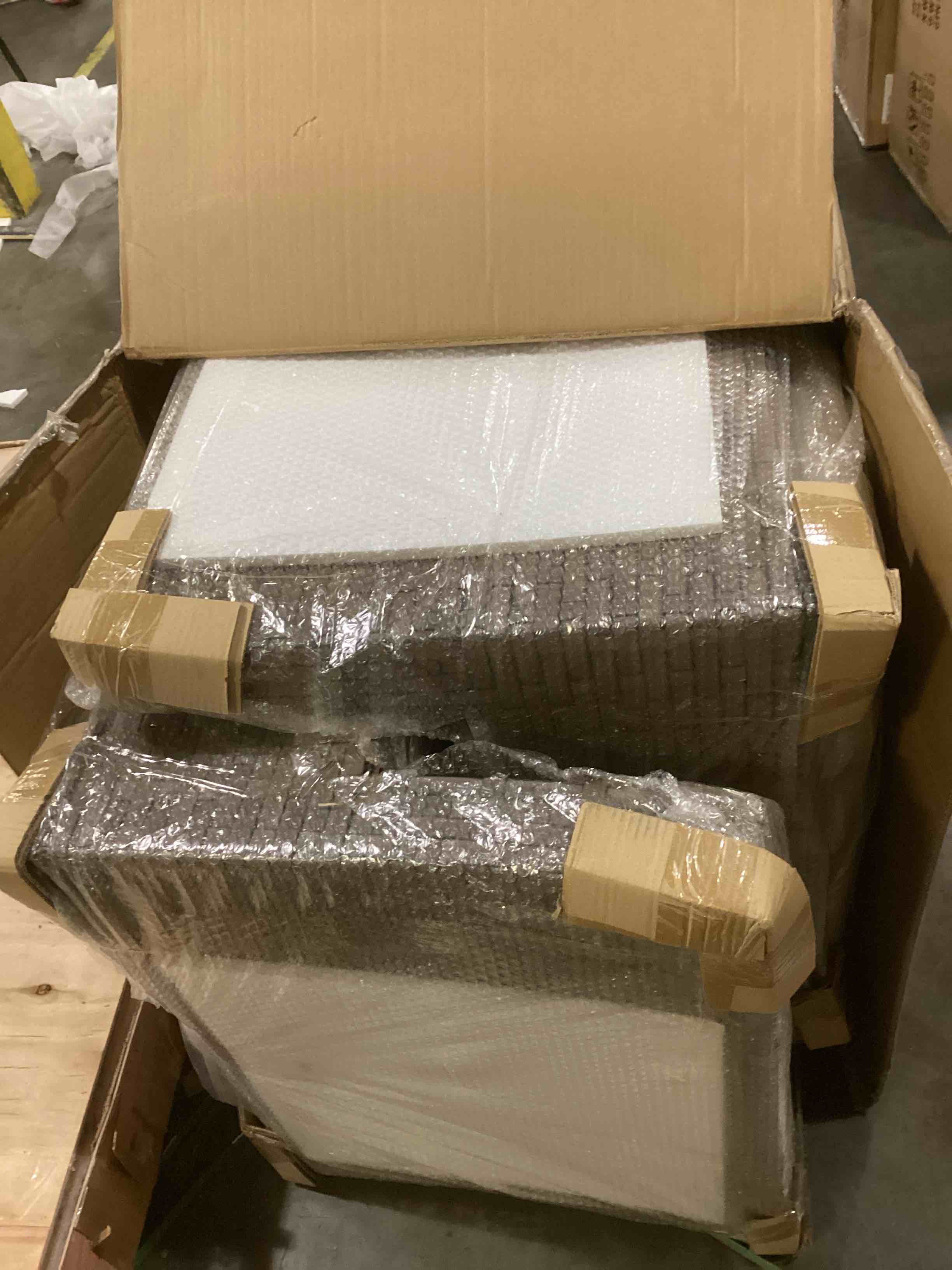 https://s3.amazonaws.com/lotting-images-prod/bidfta/RED6723448_1734717598446.jpeg