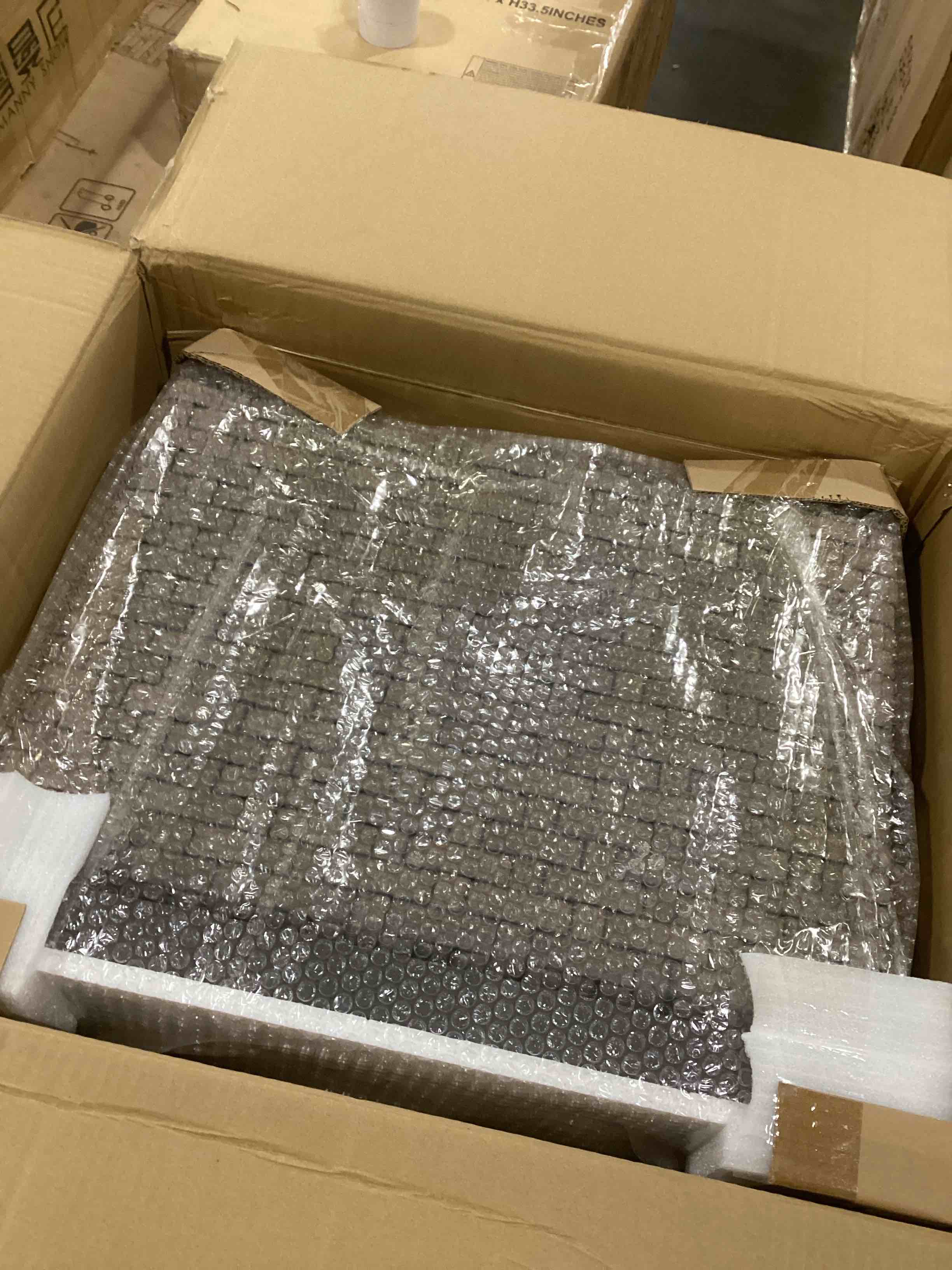 https://s3.amazonaws.com/lotting-images-prod/bidfta/RED6723450_1734717874196.jpeg