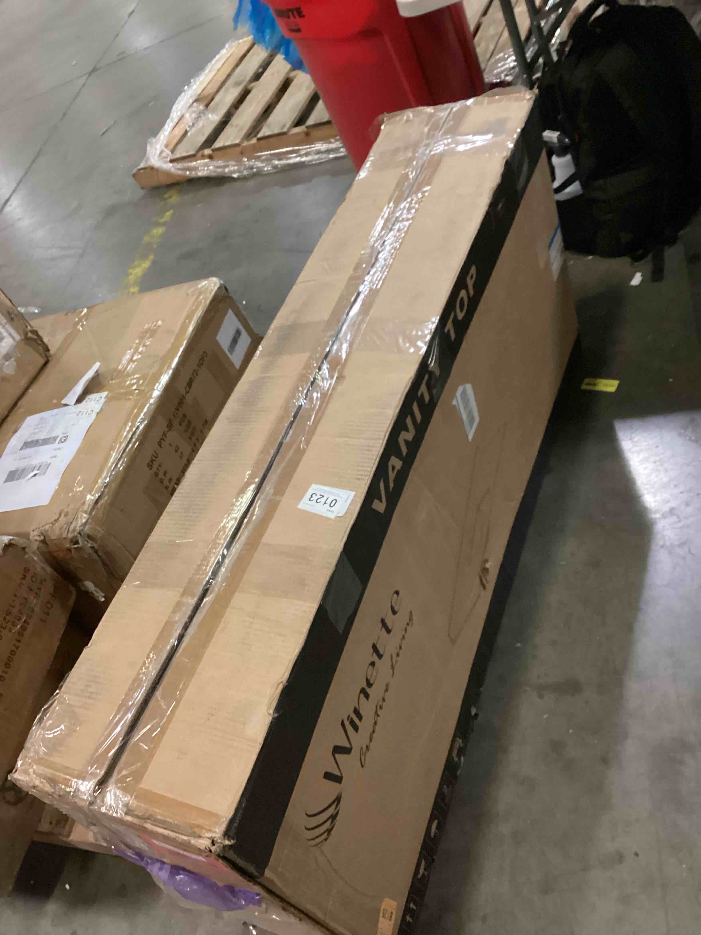 https://s3.amazonaws.com/lotting-images-prod/bidfta/RED6723775_1736338978153.jpeg