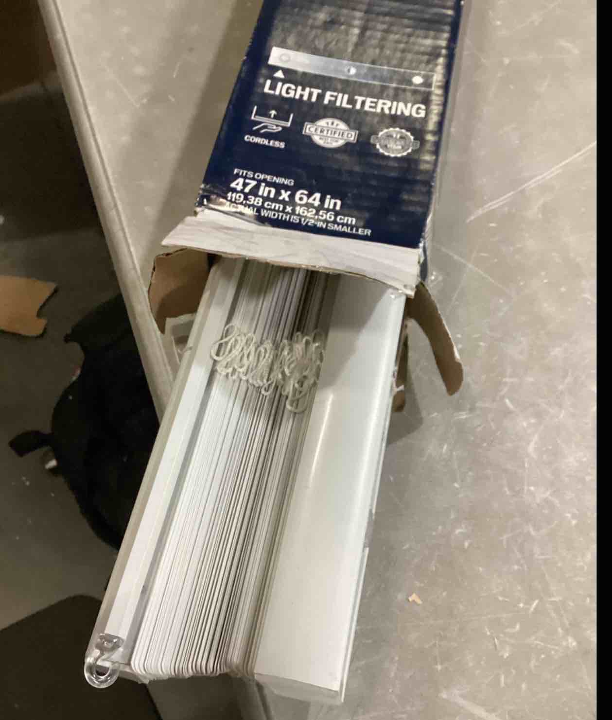 https://s3.amazonaws.com/lotting-images-prod/bidfta/RED6723837_1736366432952.jpeg